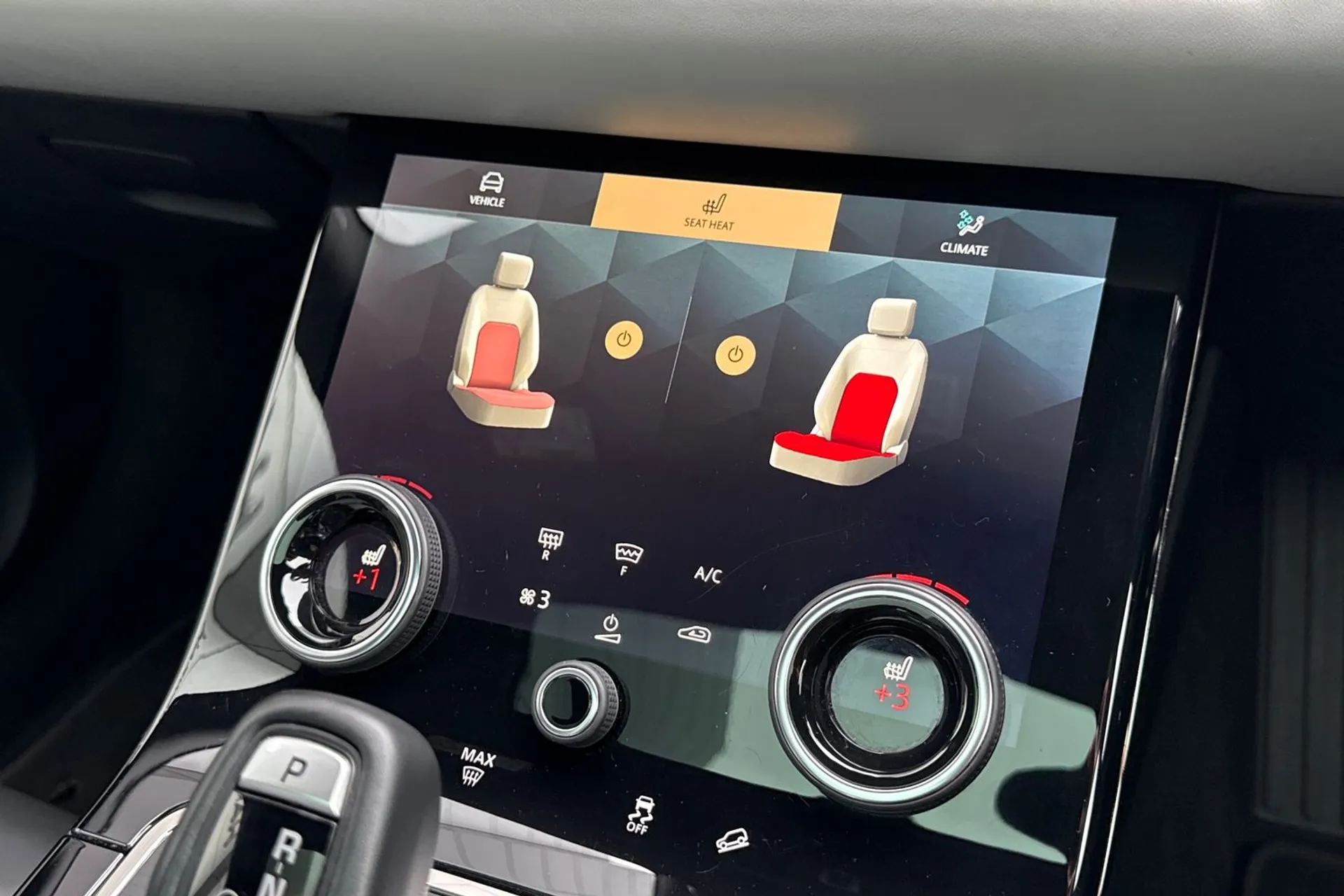 LAND ROVER RANGE ROVER EVOQUE thumbnail image number 17