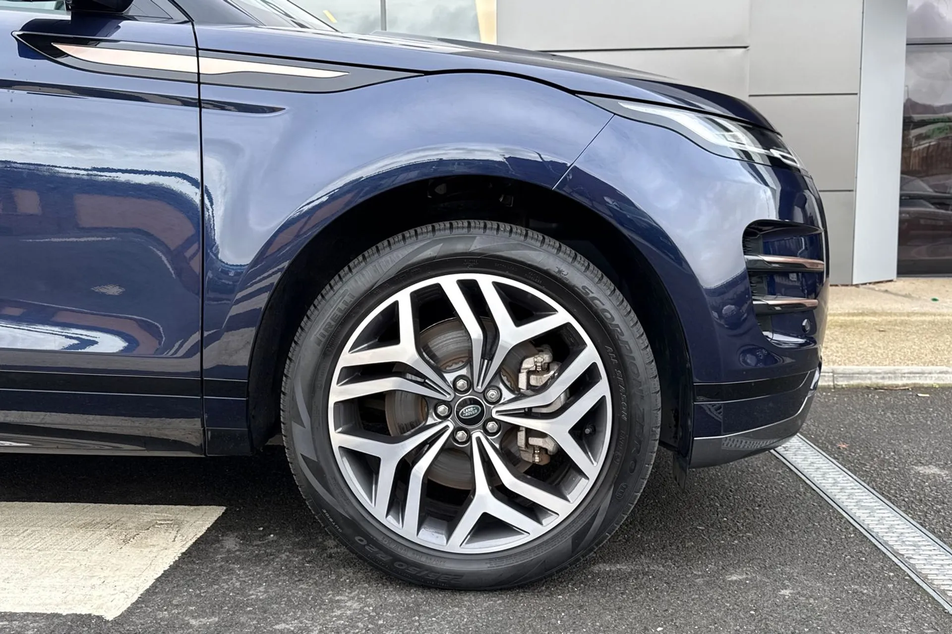 LAND ROVER RANGE ROVER EVOQUE thumbnail image number 22