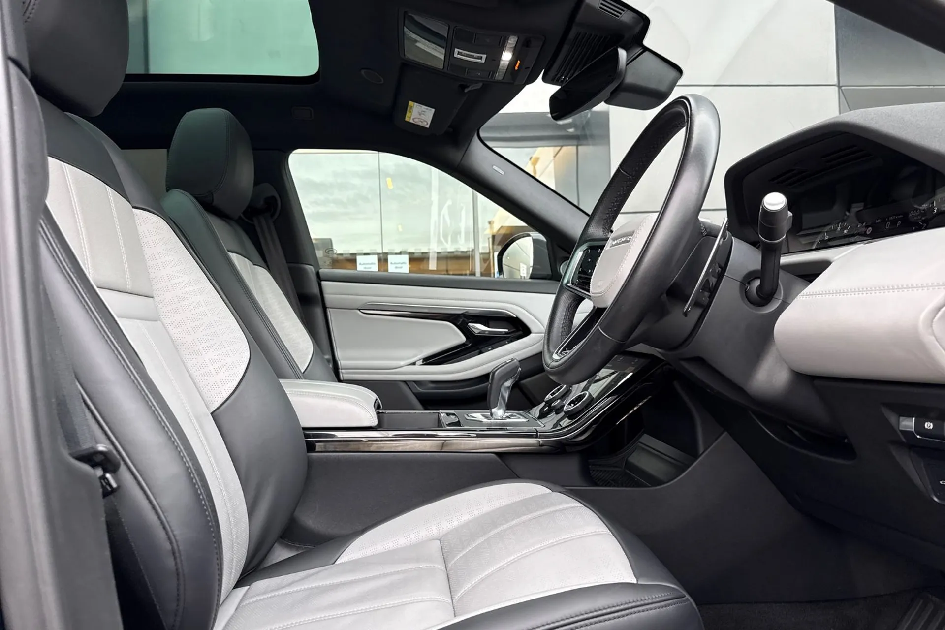 LAND ROVER RANGE ROVER EVOQUE thumbnail image number 15