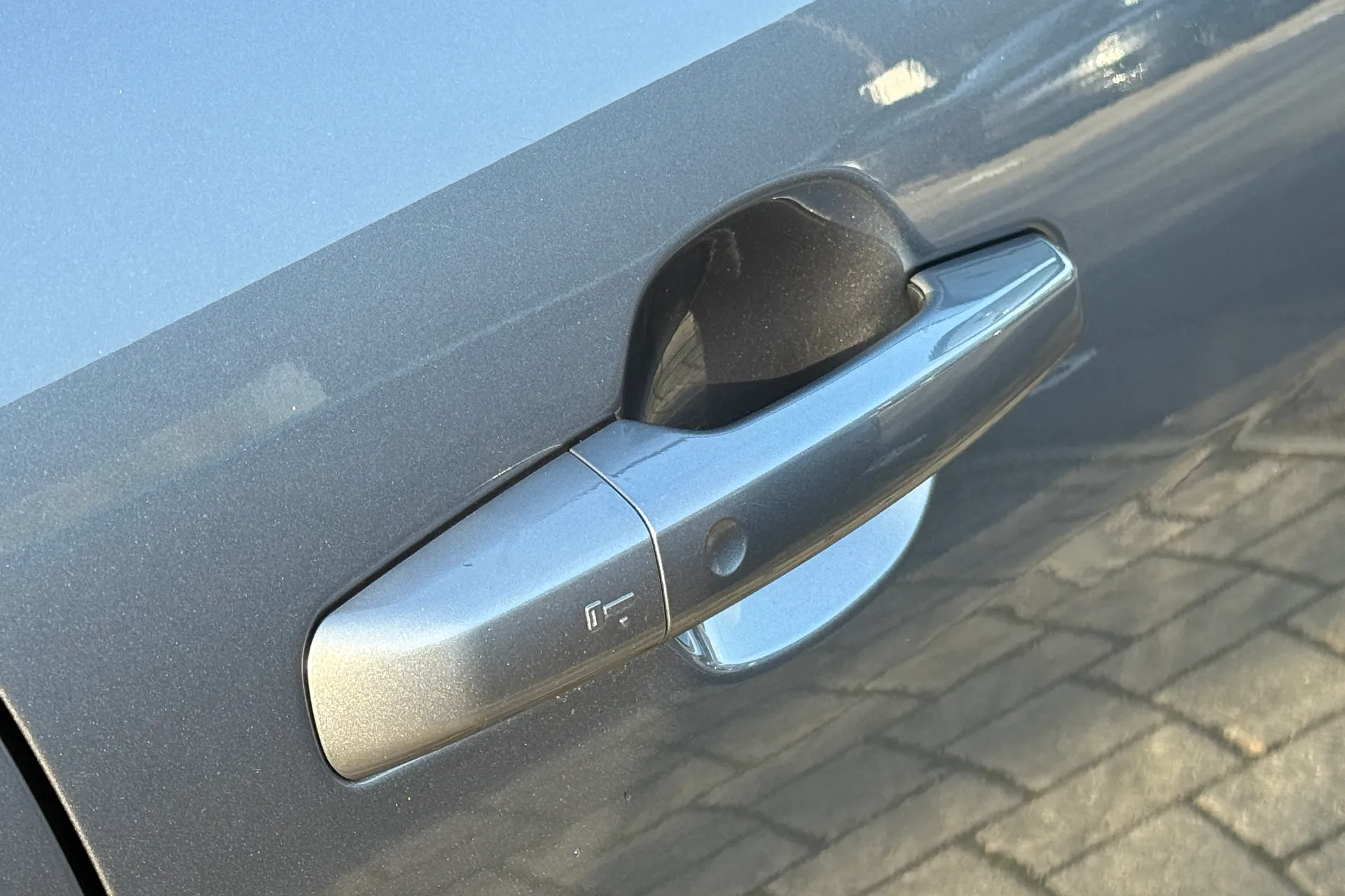 Jaguar F-PACE thumbnail image number 18