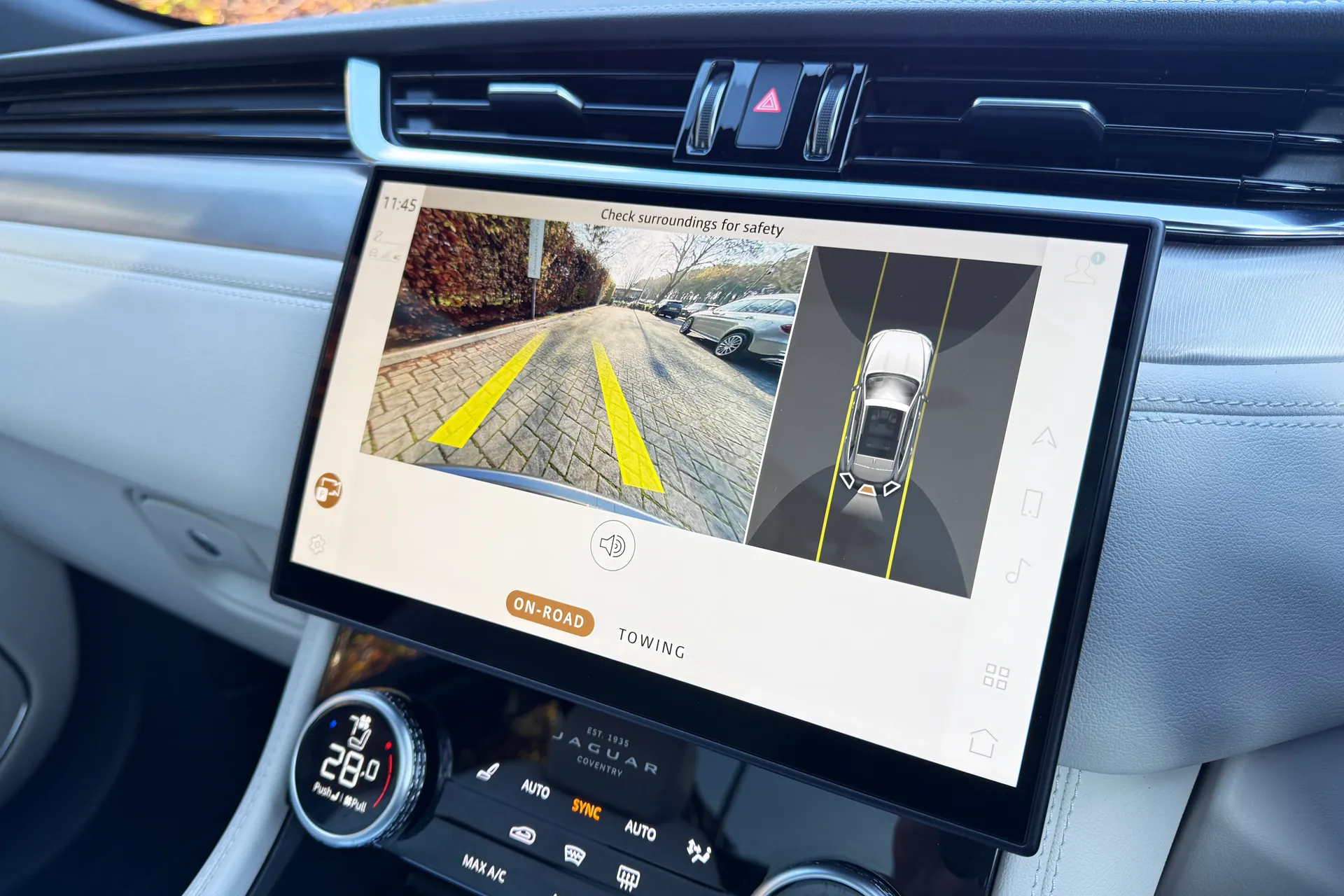 Jaguar F-PACE thumbnail image number 6