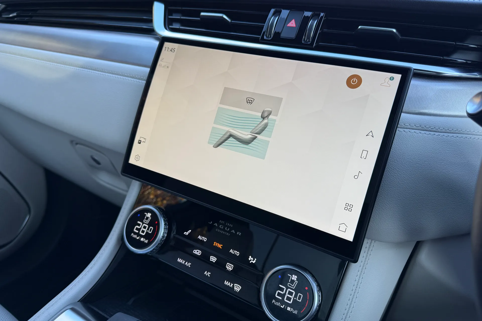 Jaguar F-PACE thumbnail image number 53