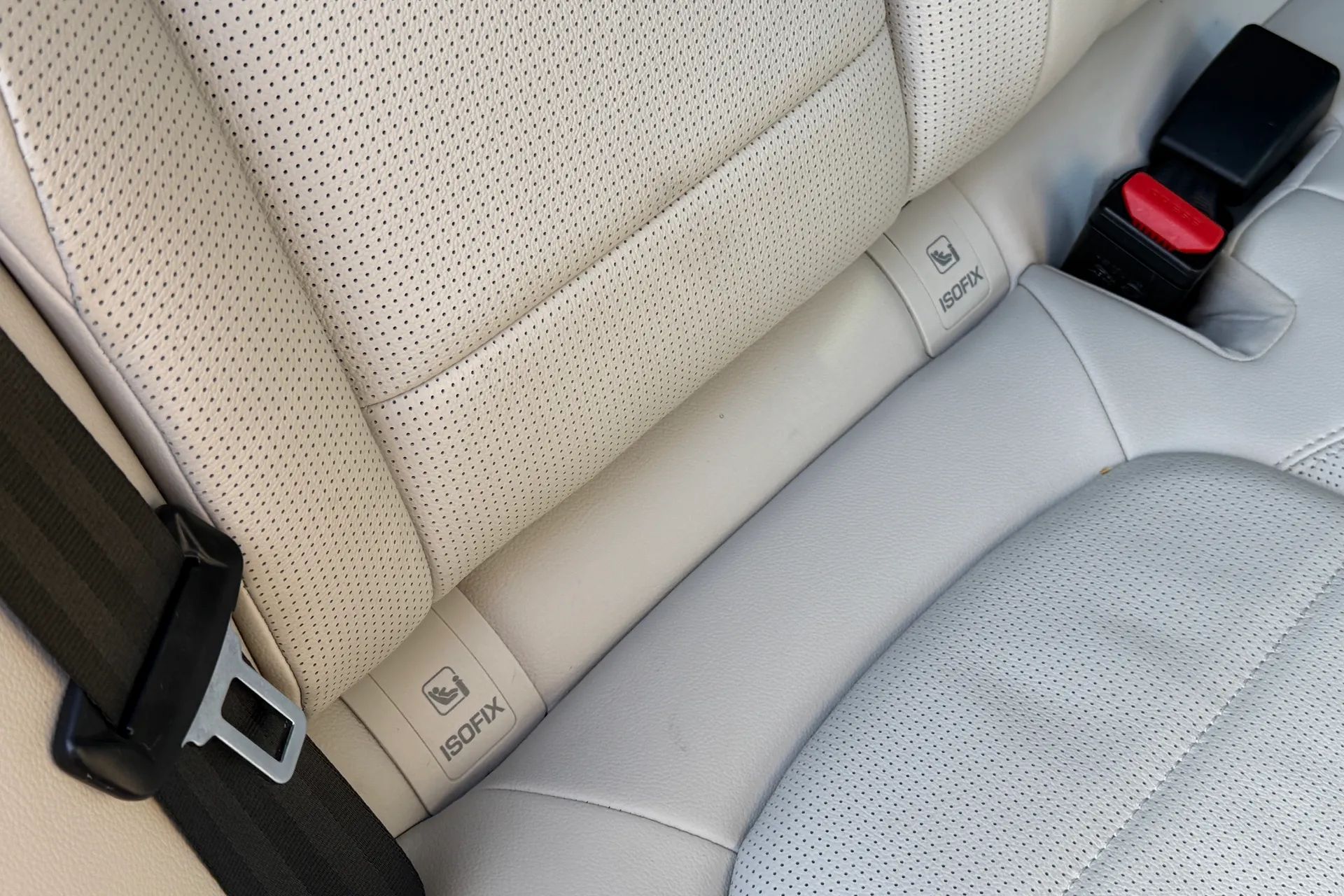 Jaguar F-PACE thumbnail image number 34