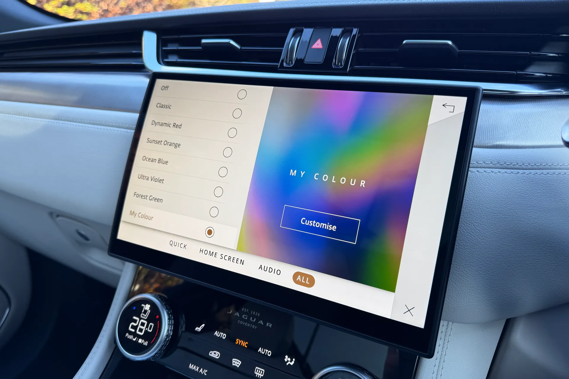 Jaguar F-PACE thumbnail image number 52