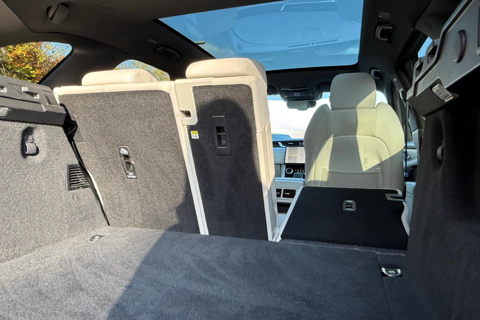 Jaguar F-PACE thumbnail image number 30