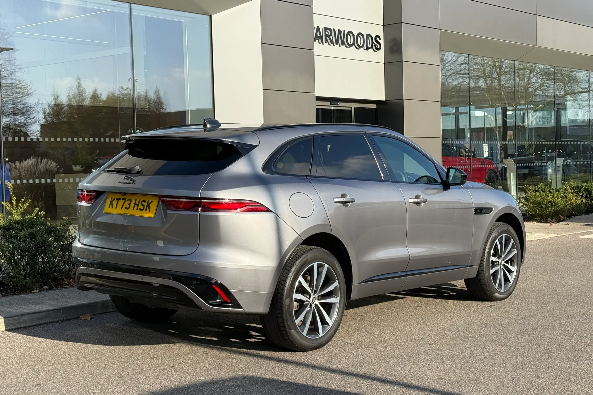 Jaguar F-PACE thumbnail image number 11