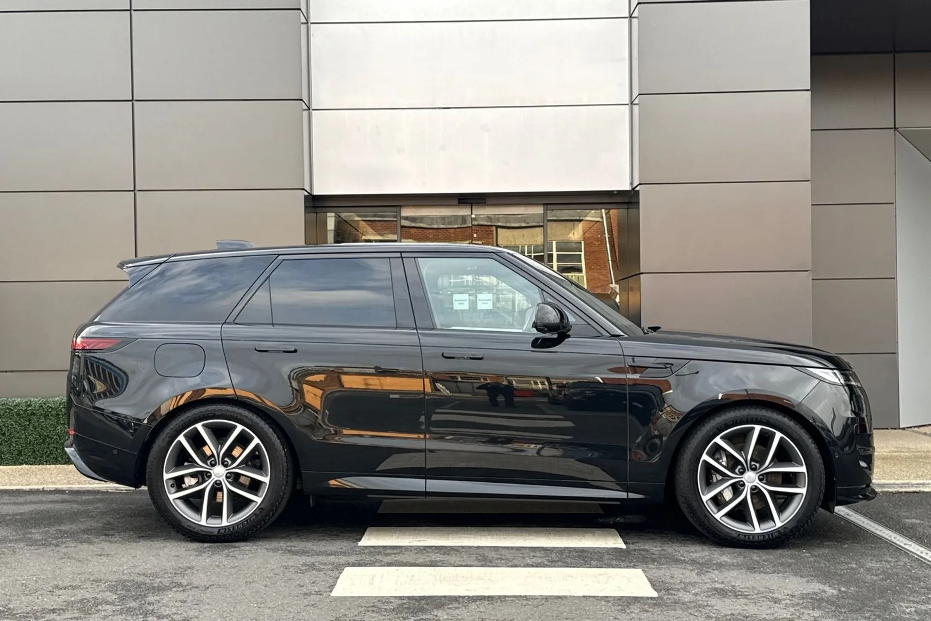 LAND ROVER RANGE ROVER SPORT thumbnail image number 2