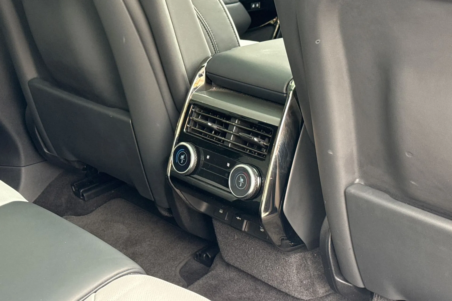 LAND ROVER RANGE ROVER SPORT thumbnail image number 47