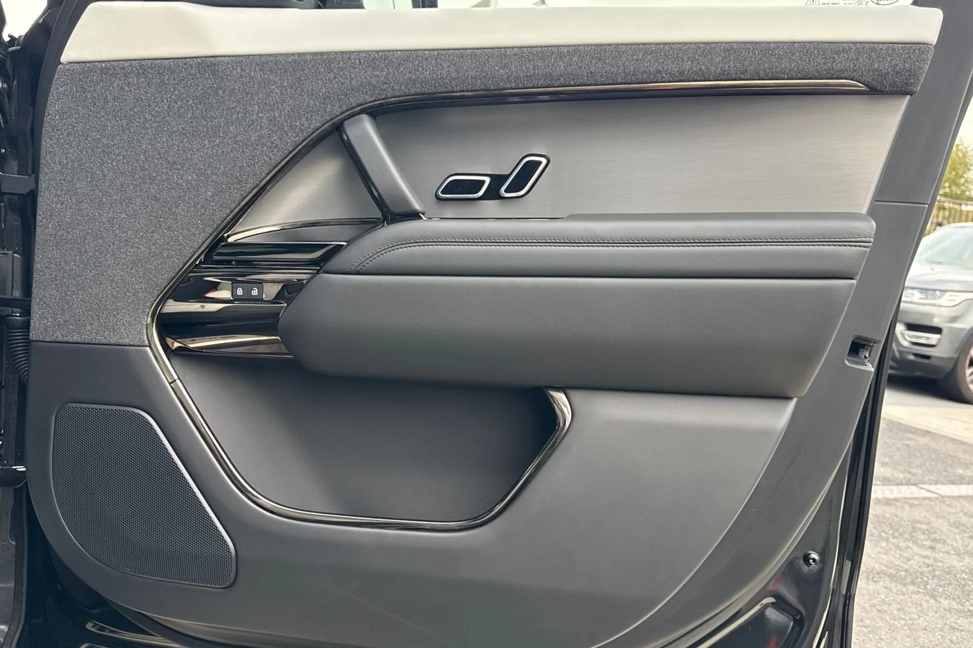 LAND ROVER RANGE ROVER SPORT thumbnail image number 25