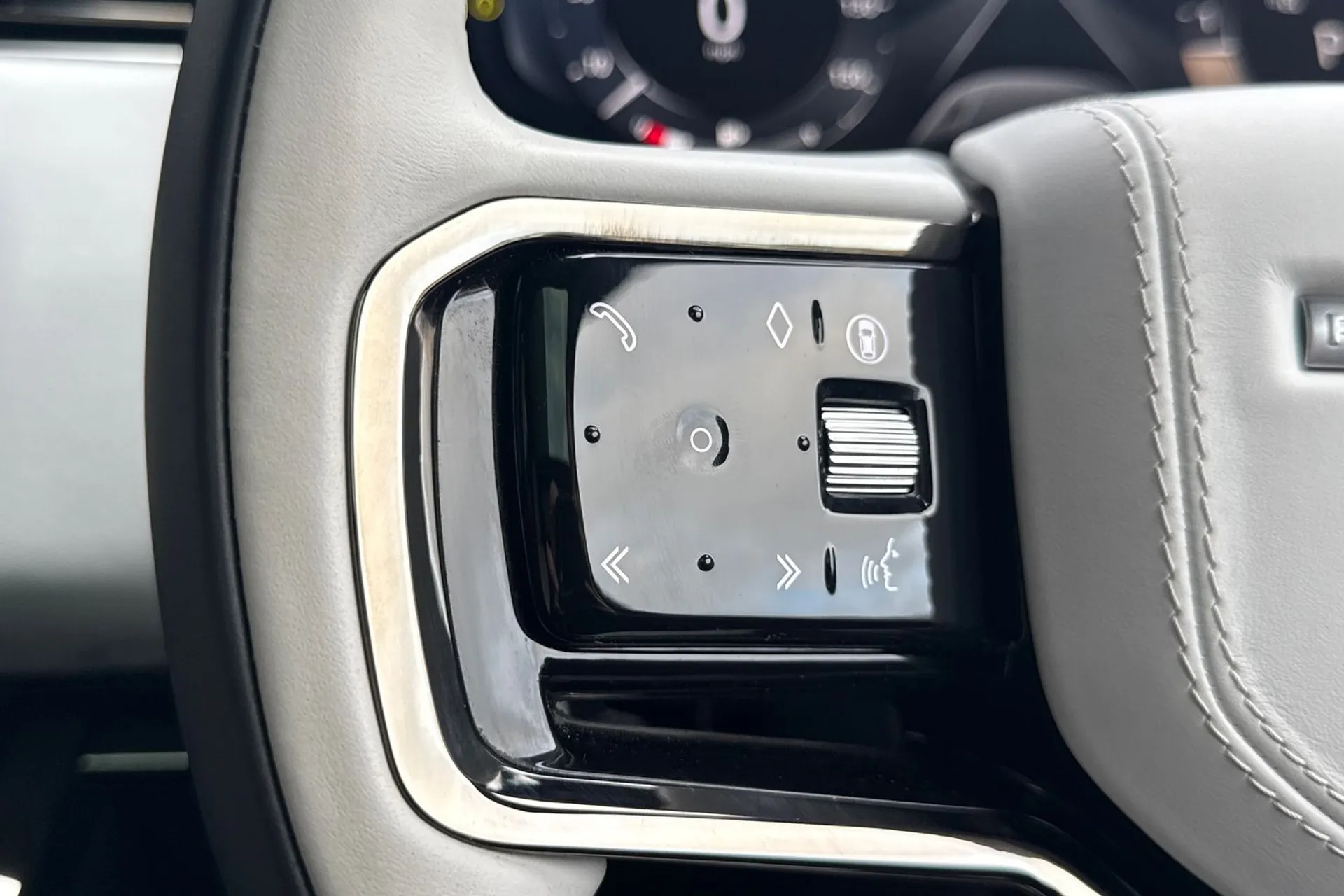 LAND ROVER RANGE ROVER SPORT thumbnail image number 36