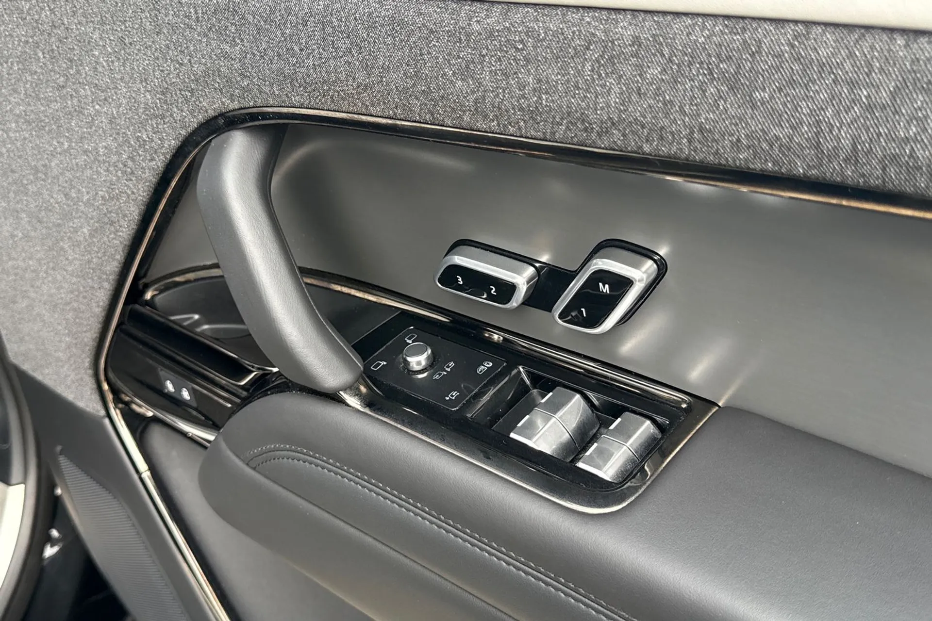 LAND ROVER RANGE ROVER SPORT thumbnail image number 26