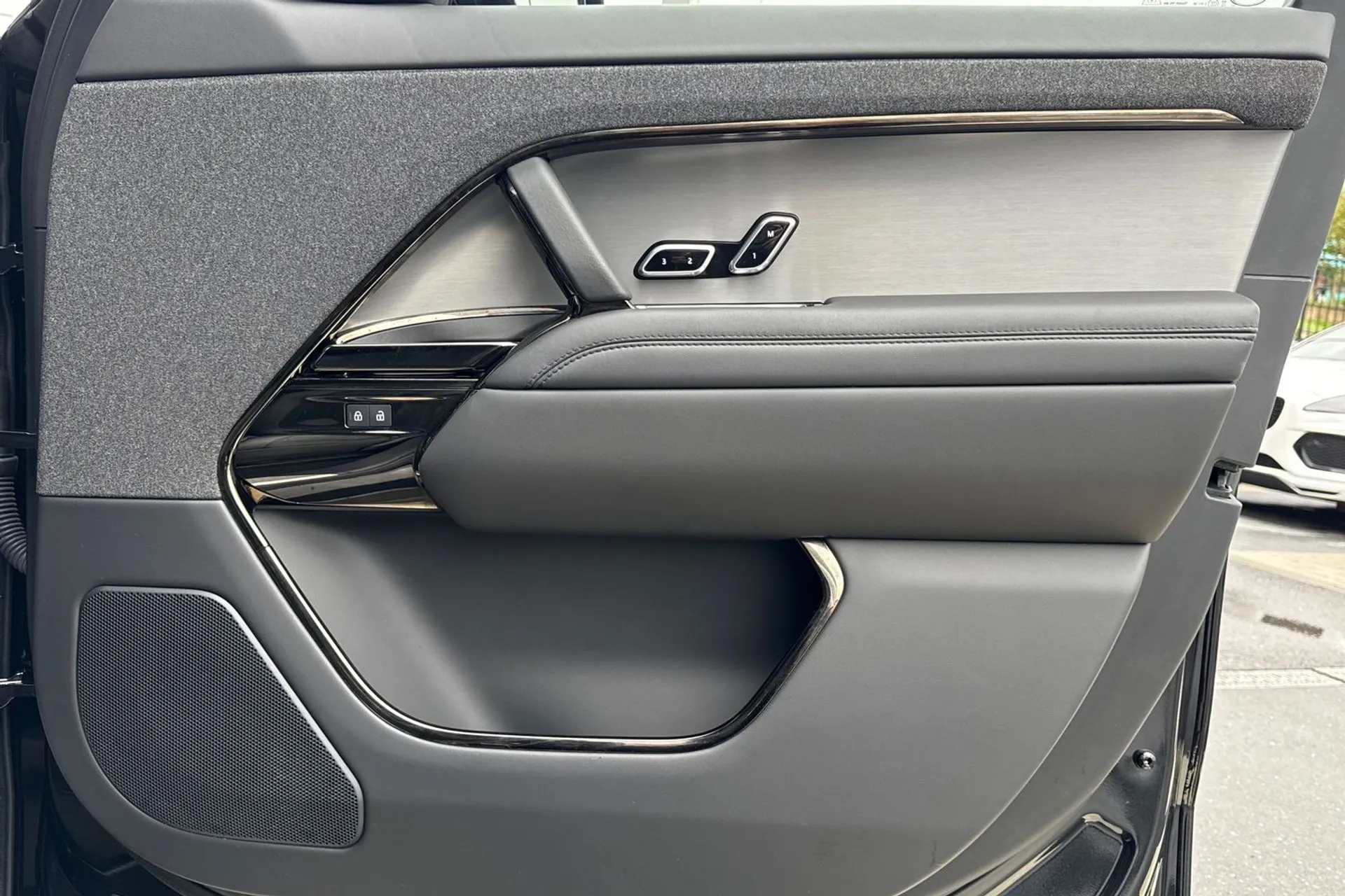 LAND ROVER RANGE ROVER SPORT thumbnail image number 26