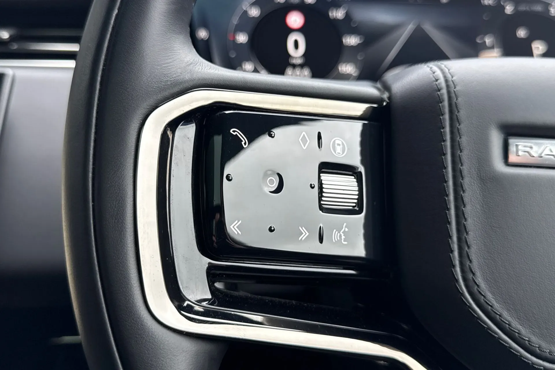 LAND ROVER RANGE ROVER SPORT thumbnail image number 36