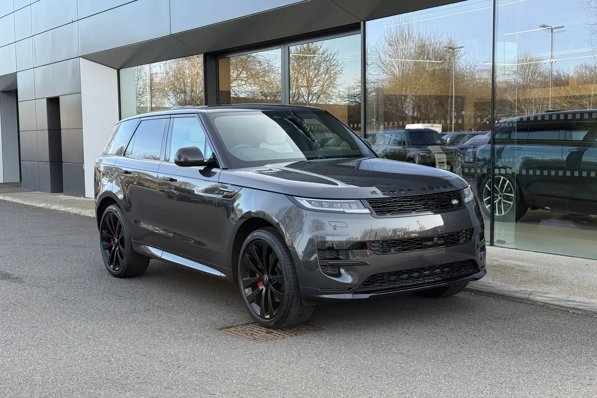 LAND ROVER RANGE ROVER SPORT focused image