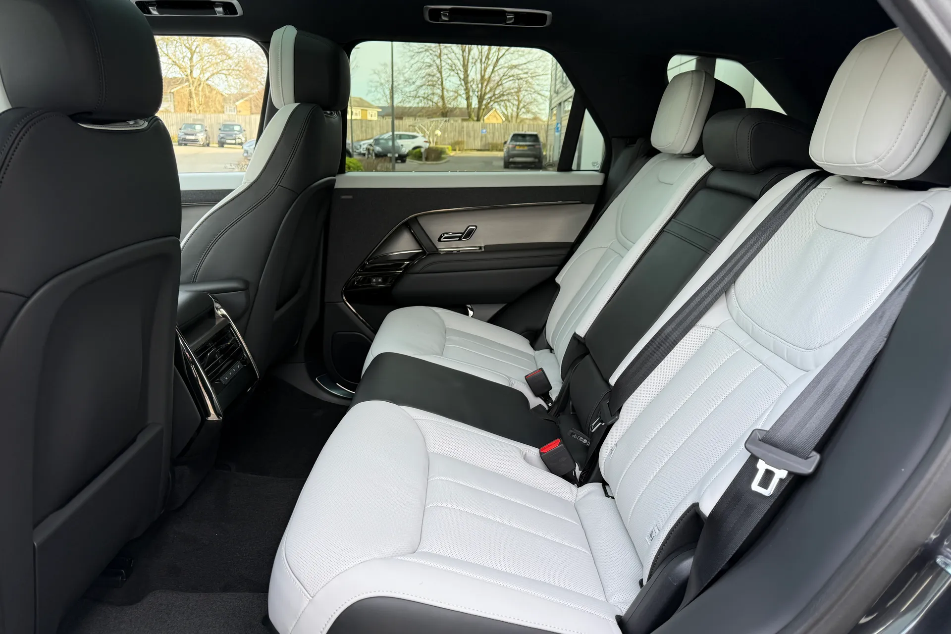 LAND ROVER RANGE ROVER SPORT thumbnail image number 4