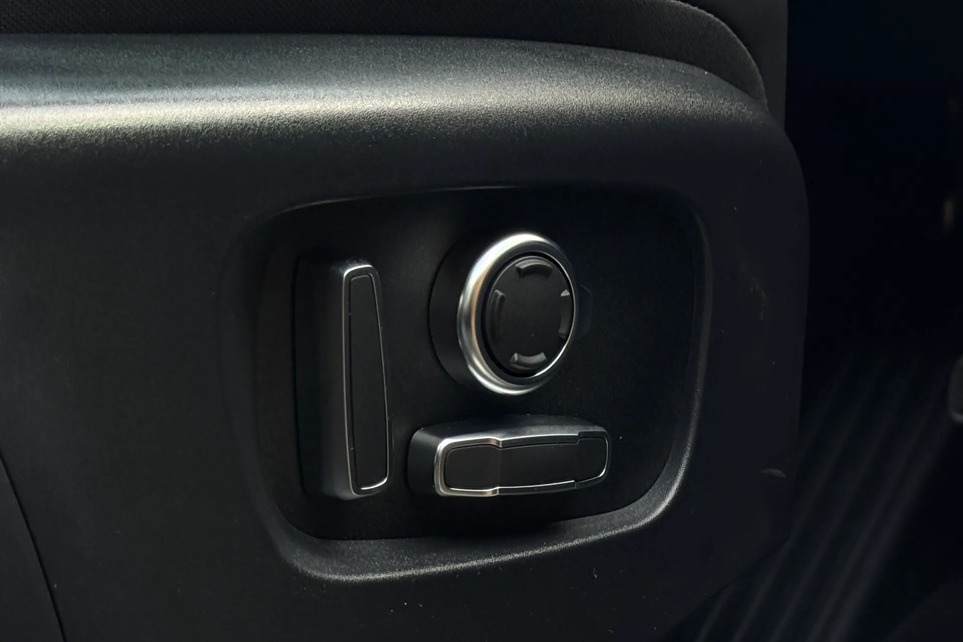 LAND ROVER RANGE ROVER EVOQUE thumbnail image number 50