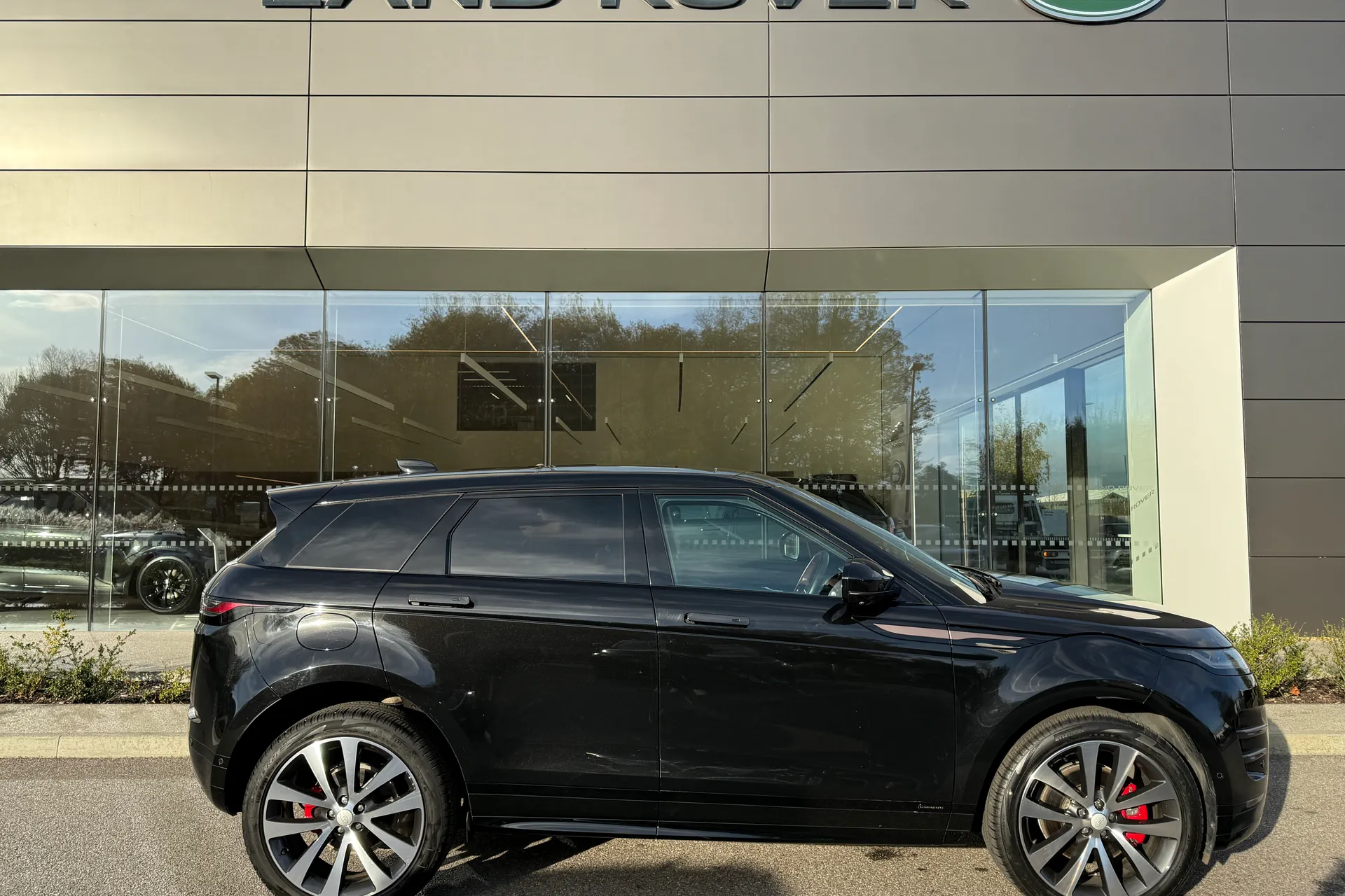 LAND ROVER RANGE ROVER EVOQUE thumbnail image number 2