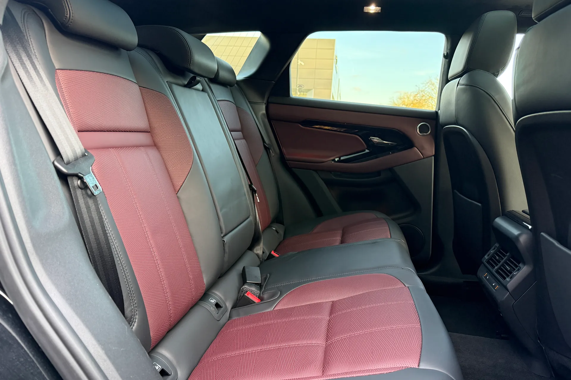 LAND ROVER RANGE ROVER EVOQUE thumbnail image number 44