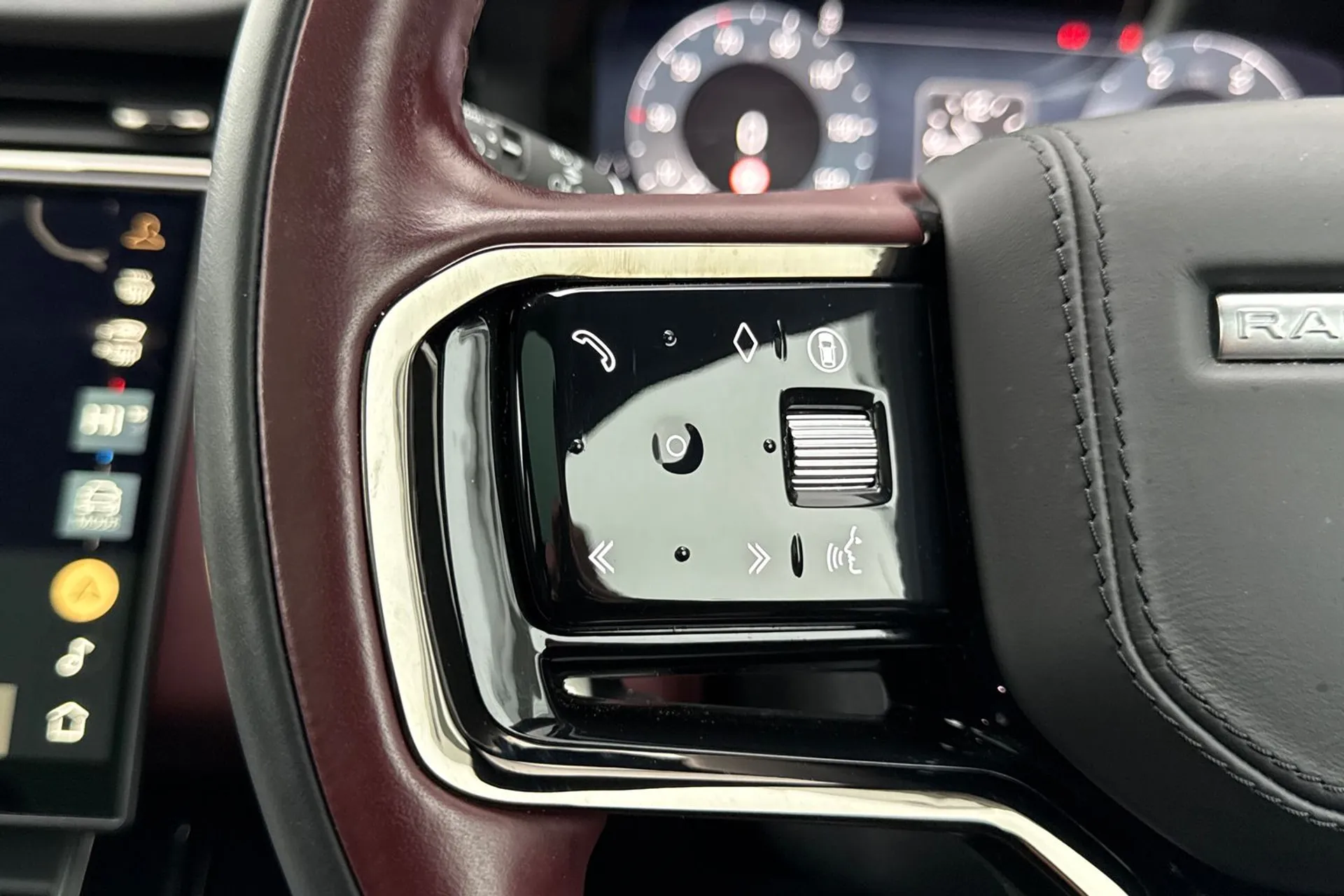 LAND ROVER RANGE ROVER EVOQUE thumbnail image number 30