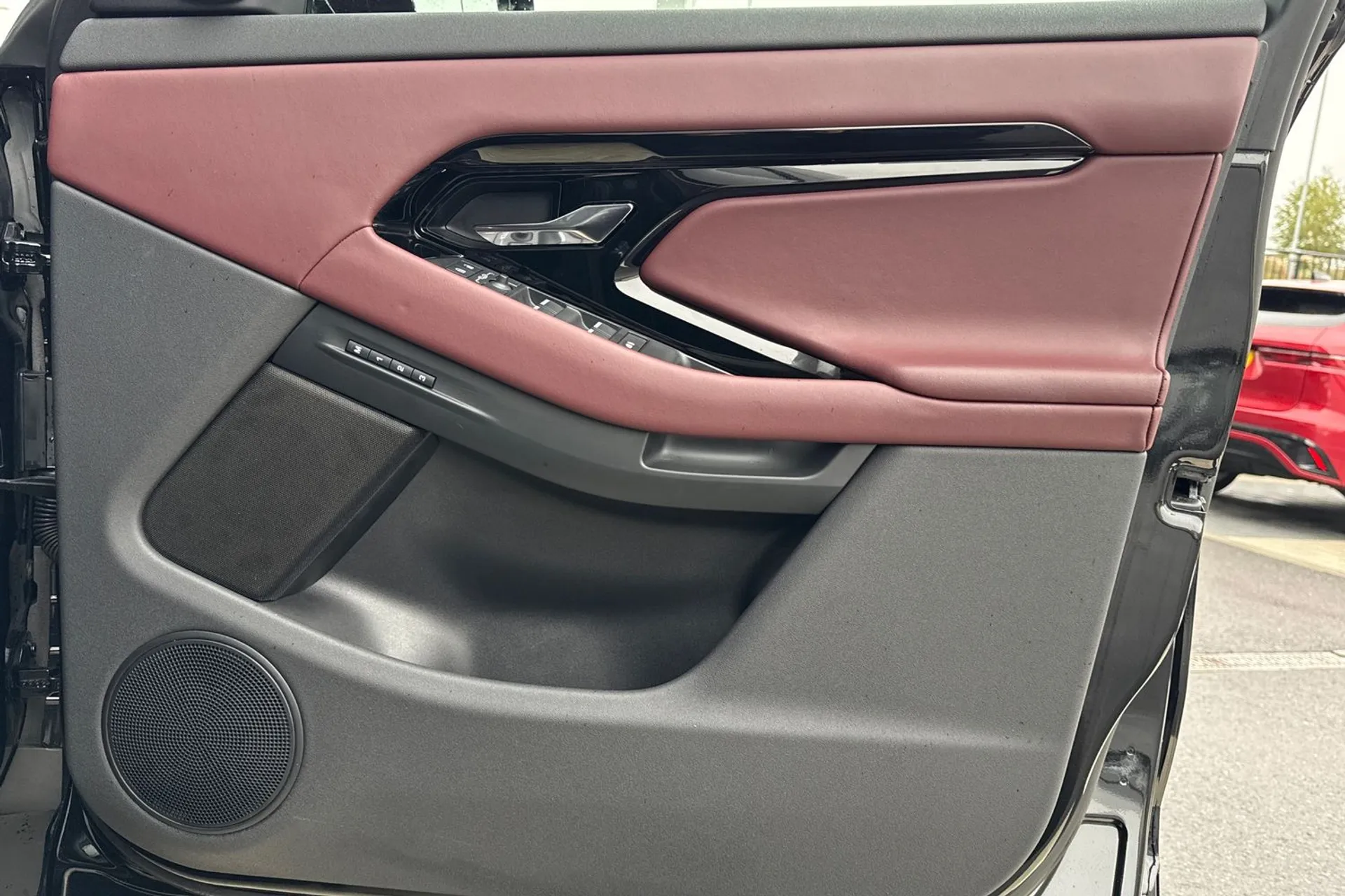 LAND ROVER RANGE ROVER EVOQUE thumbnail image number 20