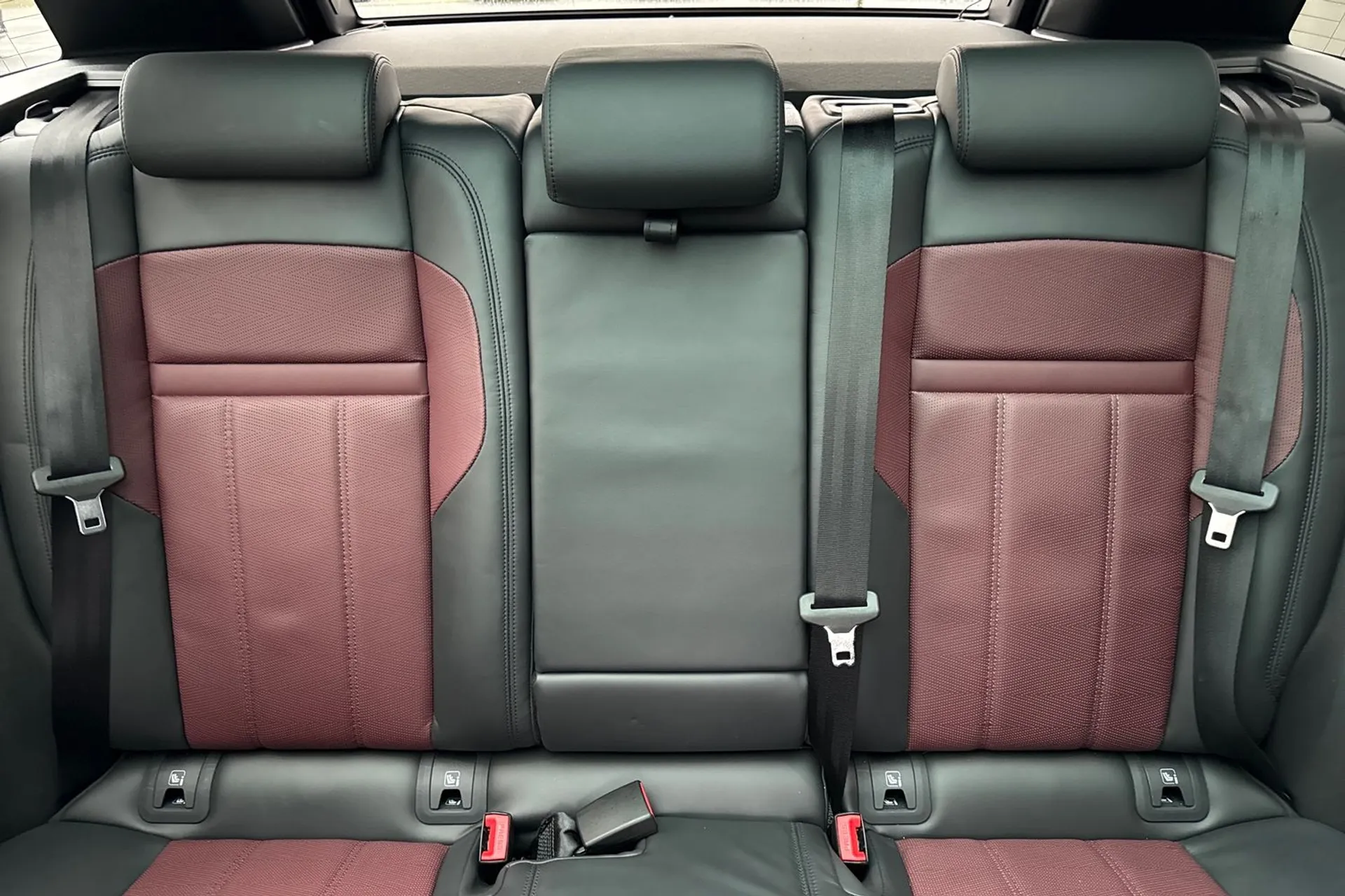 LAND ROVER RANGE ROVER EVOQUE thumbnail image number 39