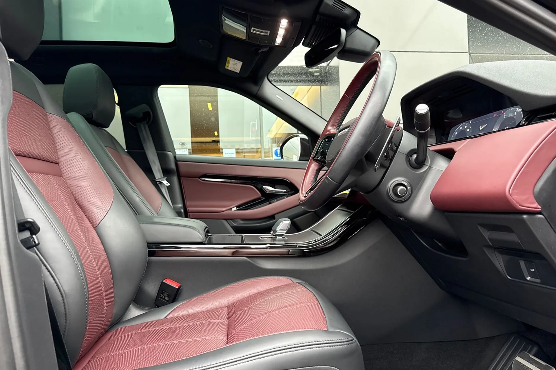 LAND ROVER RANGE ROVER EVOQUE thumbnail image number 16