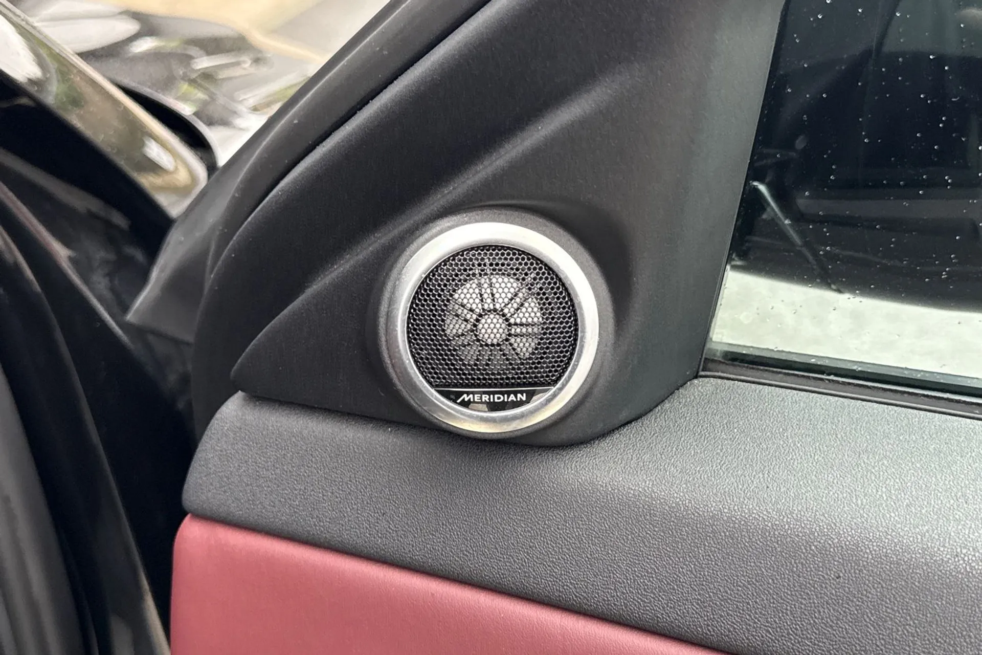 LAND ROVER RANGE ROVER EVOQUE thumbnail image number 22