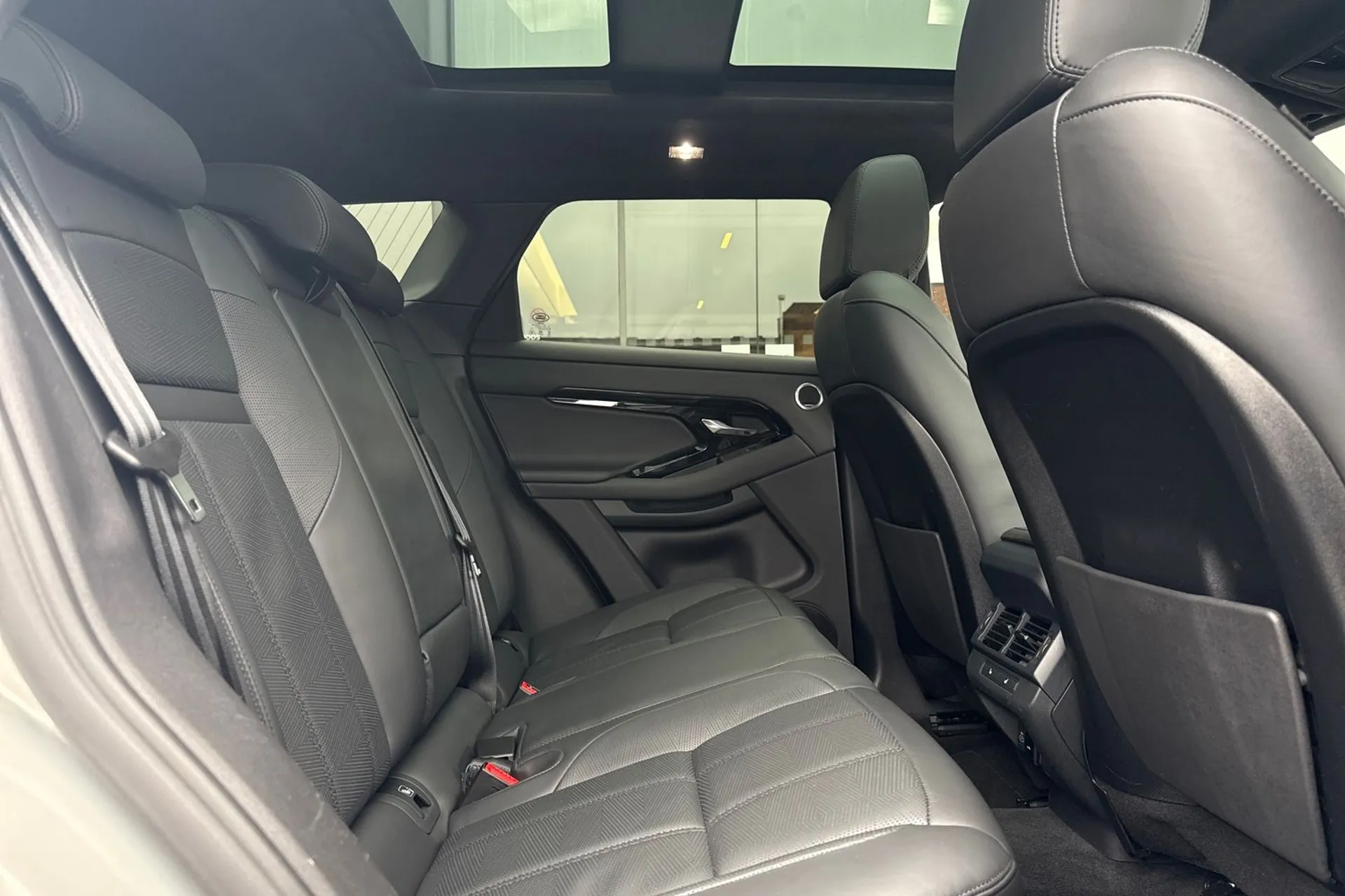 LAND ROVER RANGE ROVER EVOQUE thumbnail image number 50