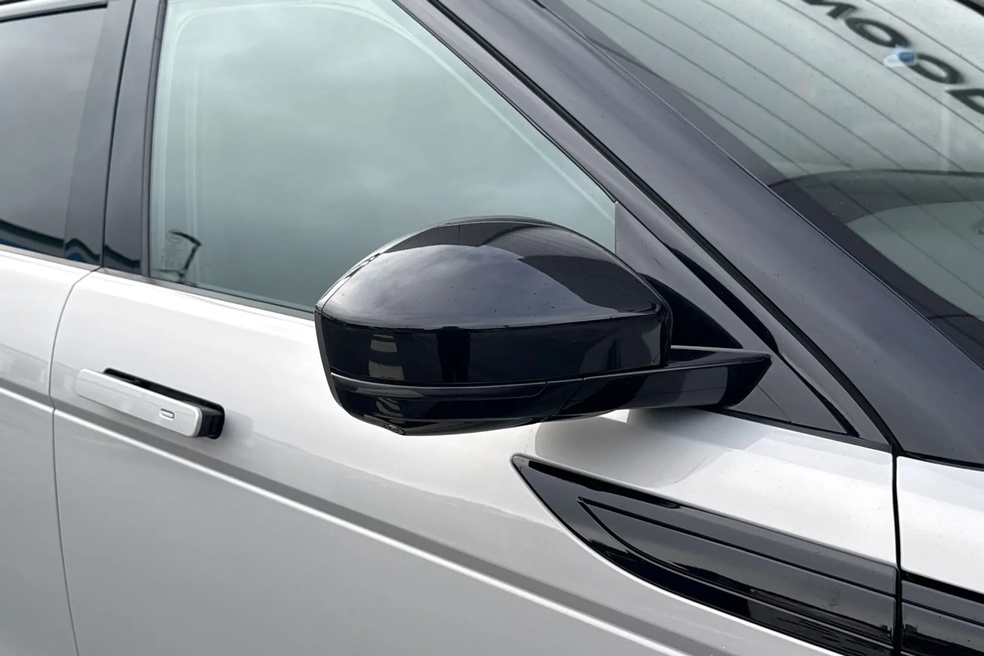 LAND ROVER RANGE ROVER EVOQUE thumbnail image number 36