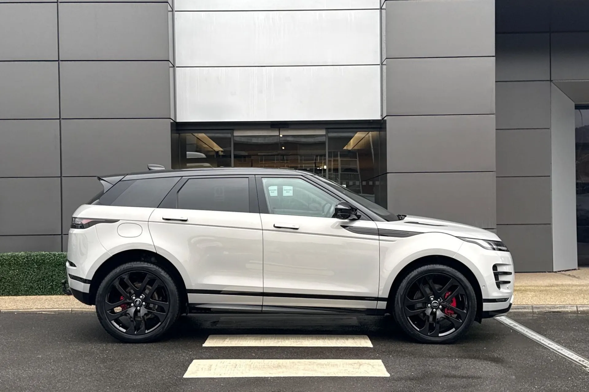 LAND ROVER RANGE ROVER EVOQUE thumbnail image number 2