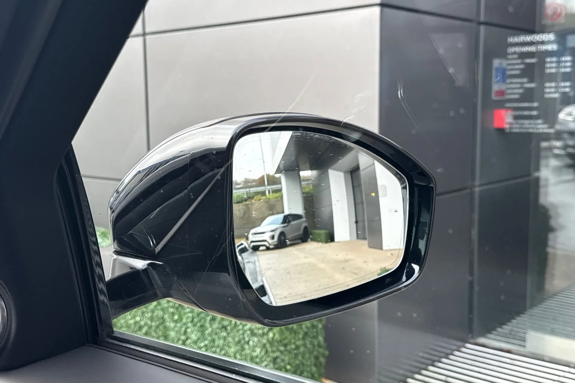 LAND ROVER RANGE ROVER EVOQUE thumbnail image number 18