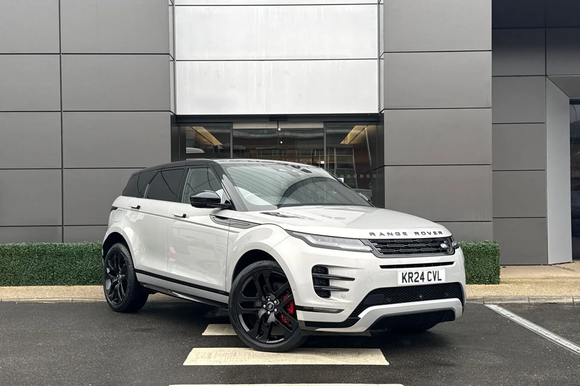 LAND ROVER RANGE ROVER EVOQUE focused image