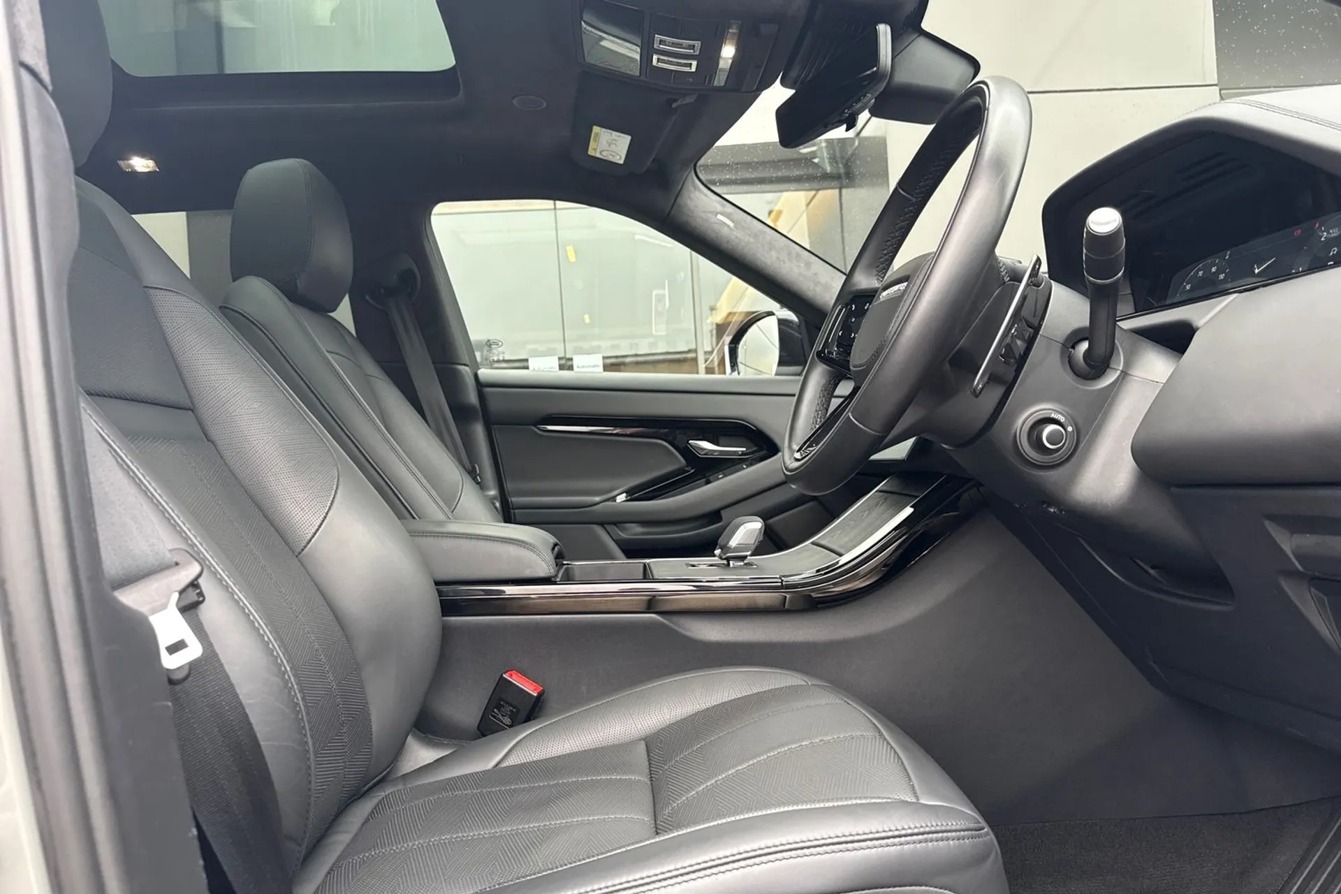 LAND ROVER RANGE ROVER EVOQUE thumbnail image number 28