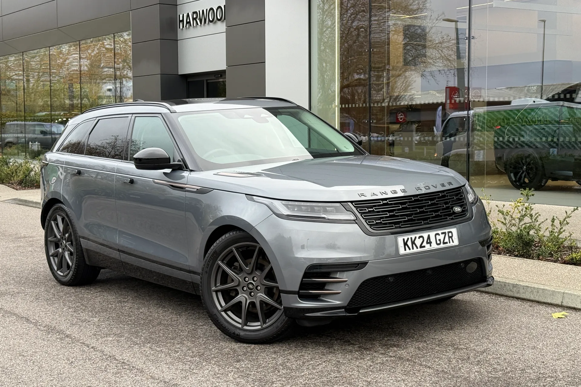 LAND ROVER RANGE ROVER VELAR focused image