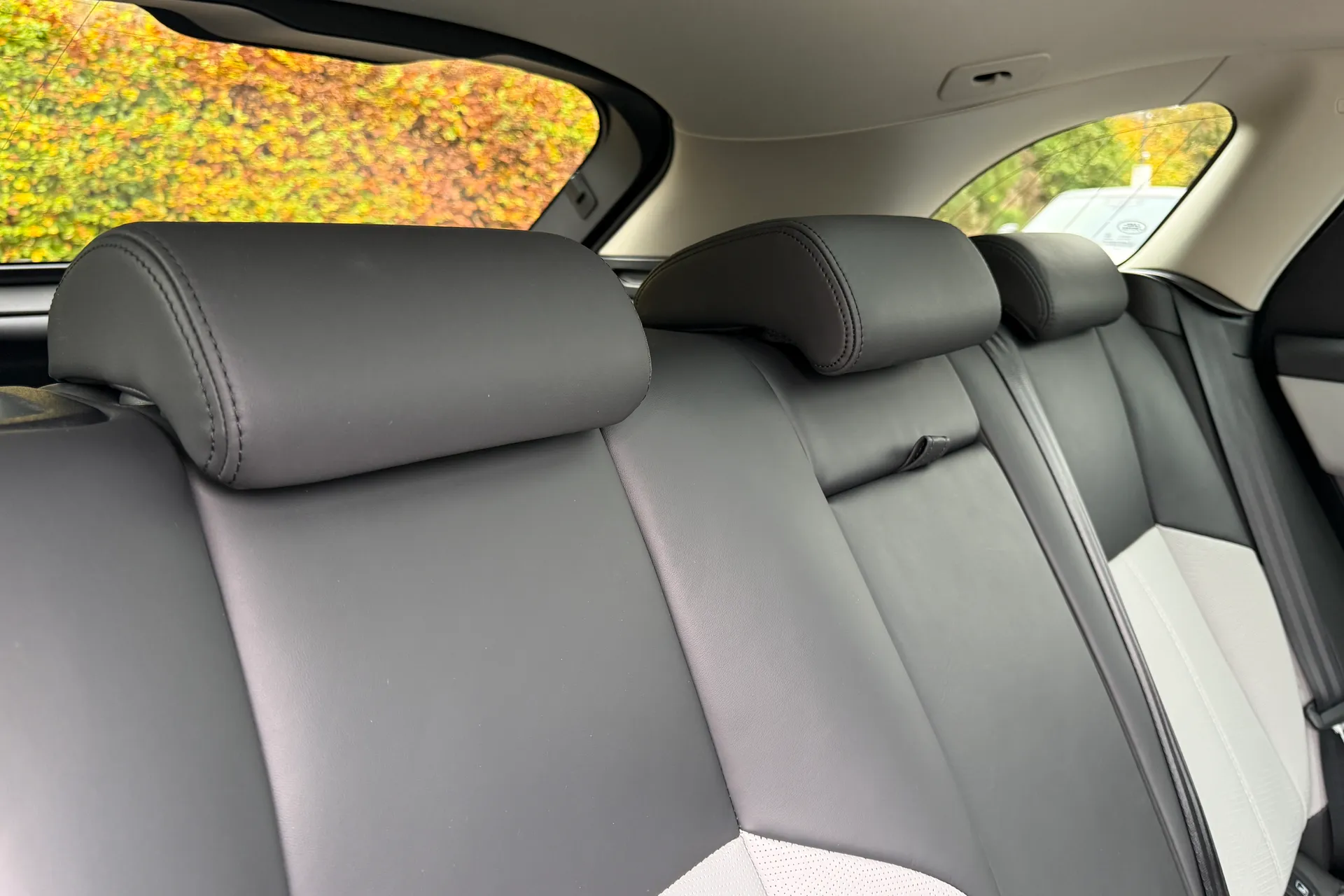 LAND ROVER RANGE ROVER VELAR thumbnail image number 30