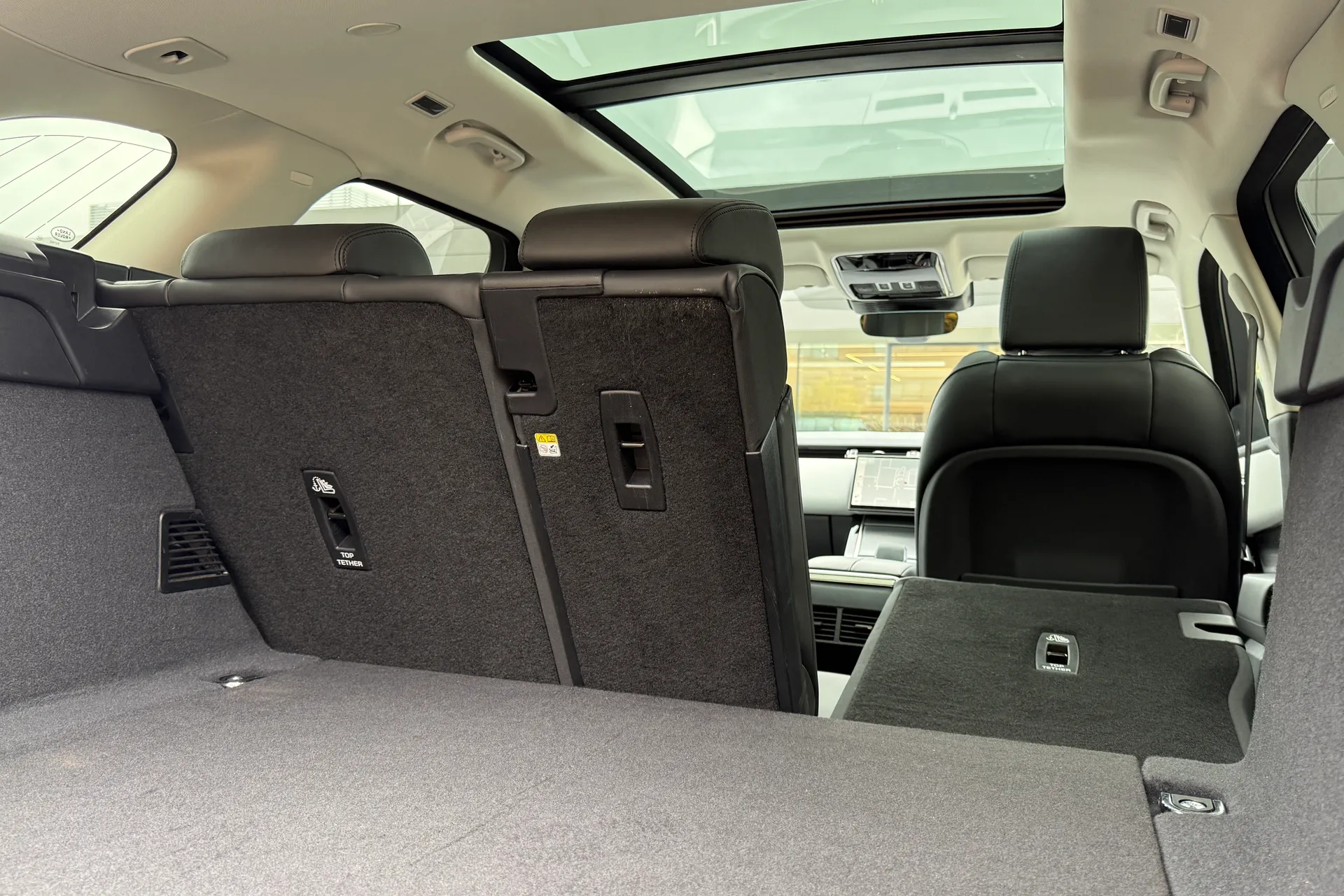 LAND ROVER RANGE ROVER VELAR thumbnail image number 29