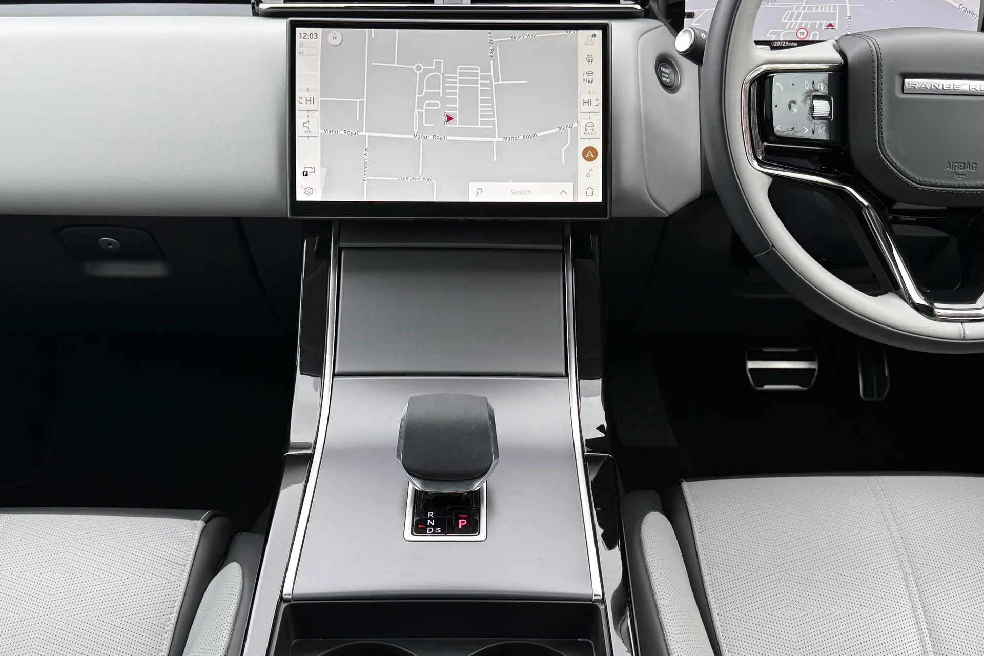 LAND ROVER RANGE ROVER VELAR thumbnail image number 24