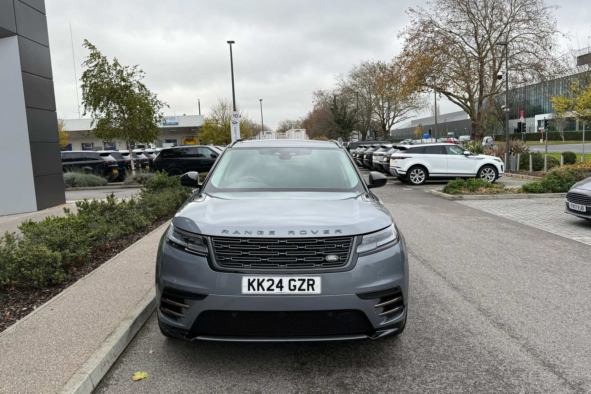 LAND ROVER RANGE ROVER VELAR thumbnail image number 15