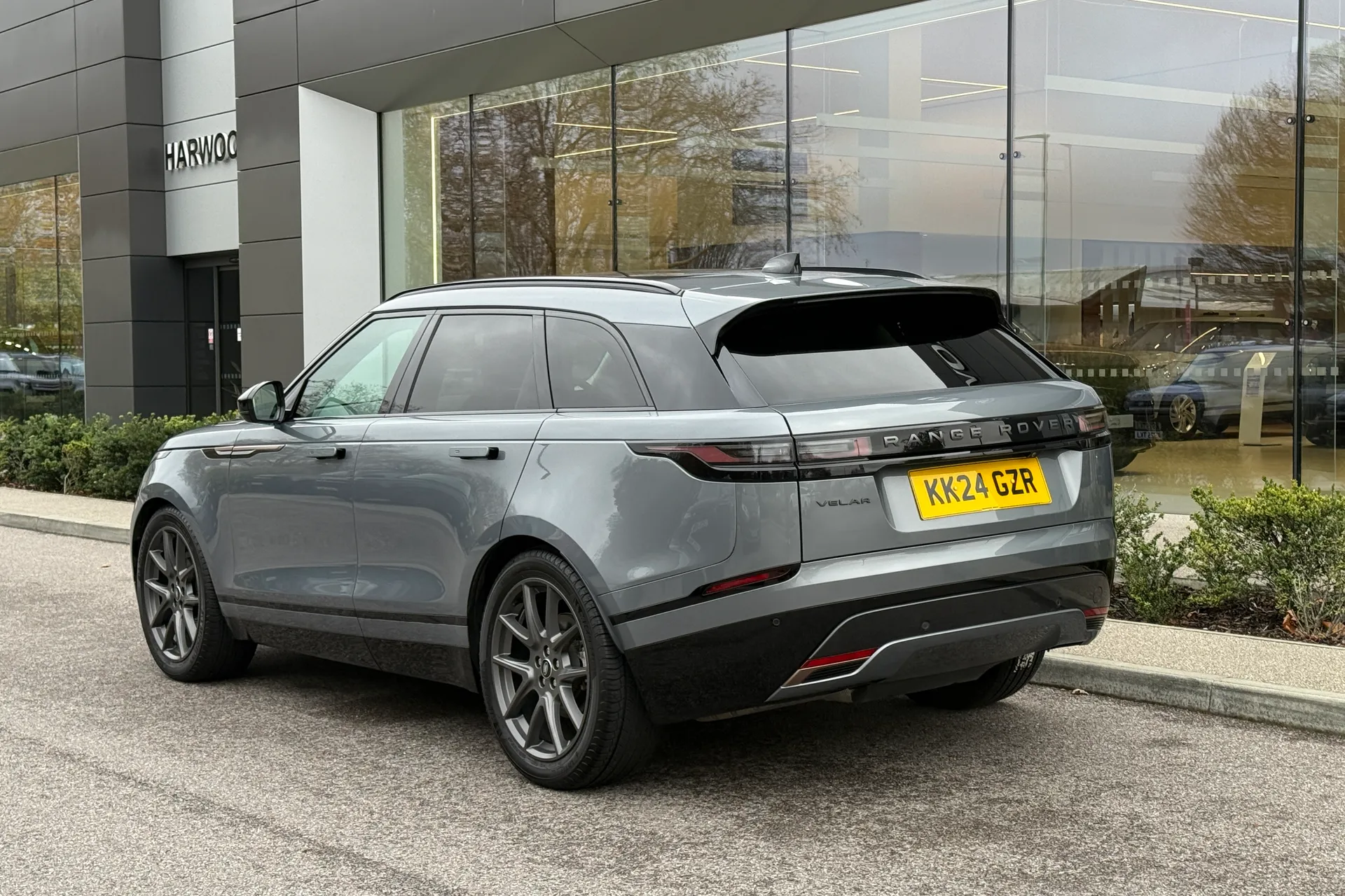 LAND ROVER RANGE ROVER VELAR thumbnail image number 16