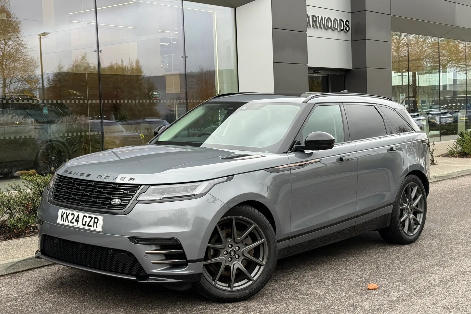 LAND ROVER RANGE ROVER VELAR thumbnail image number 17