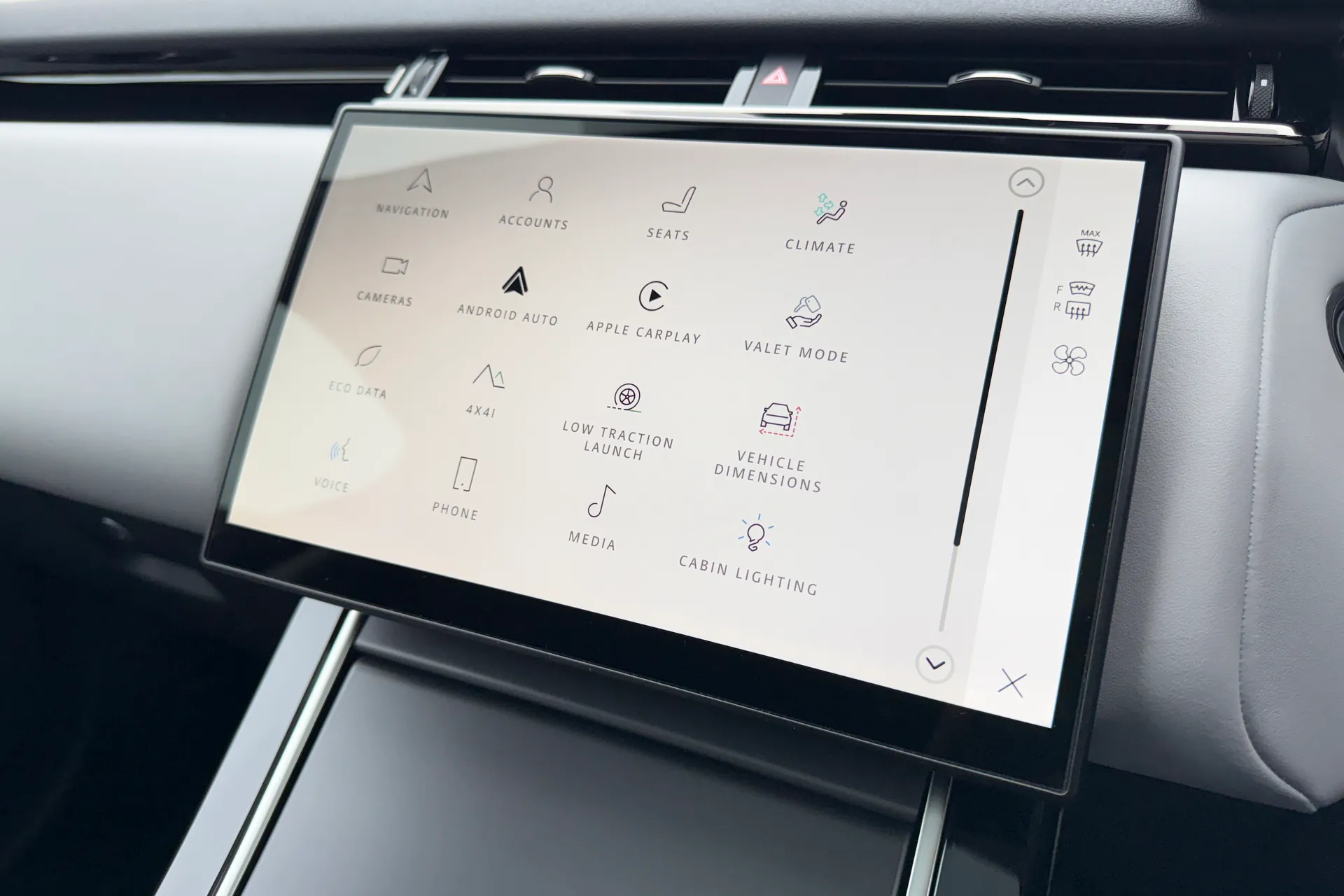 LAND ROVER RANGE ROVER VELAR thumbnail image number 55