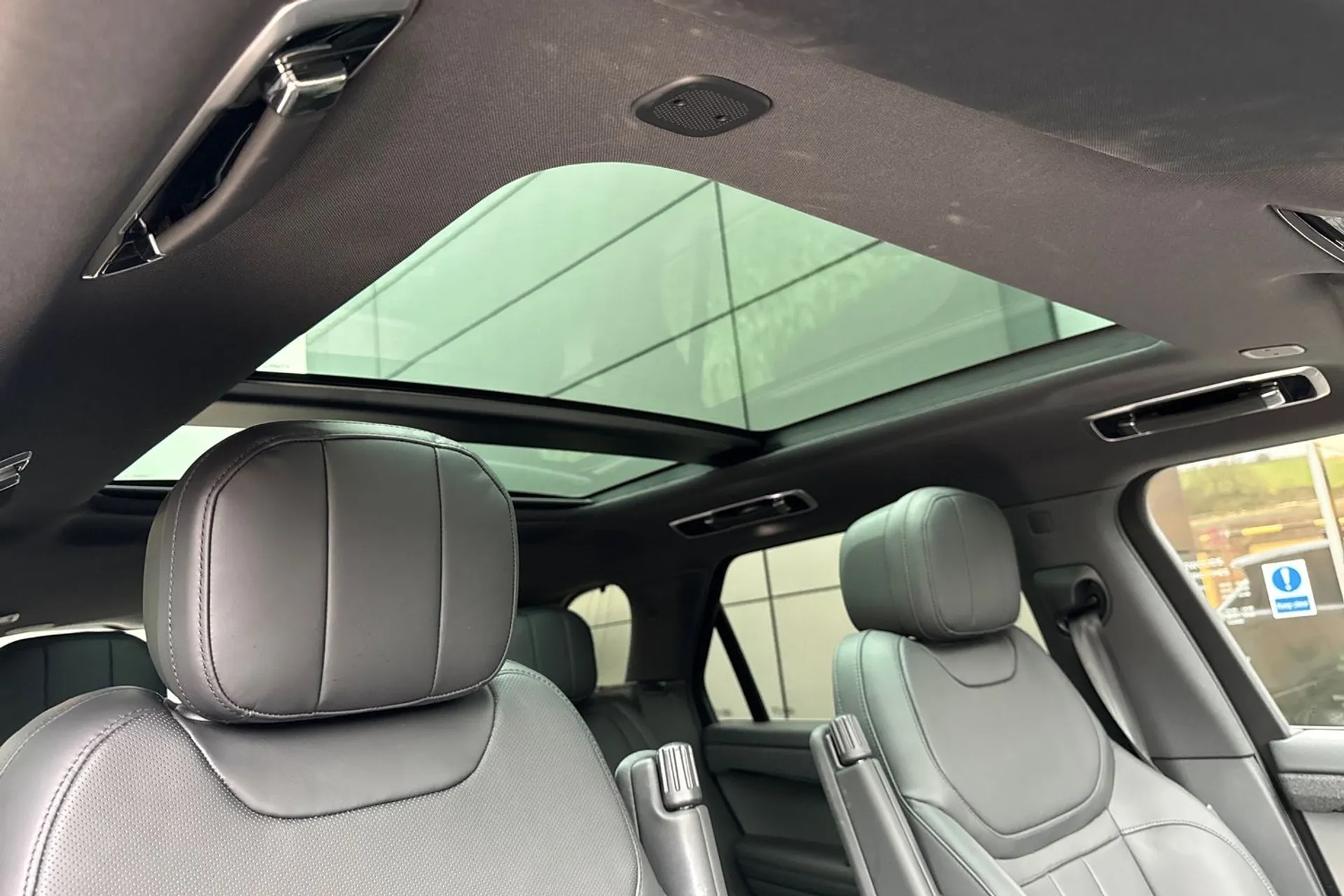 LAND ROVER RANGE ROVER SPORT thumbnail image number 10