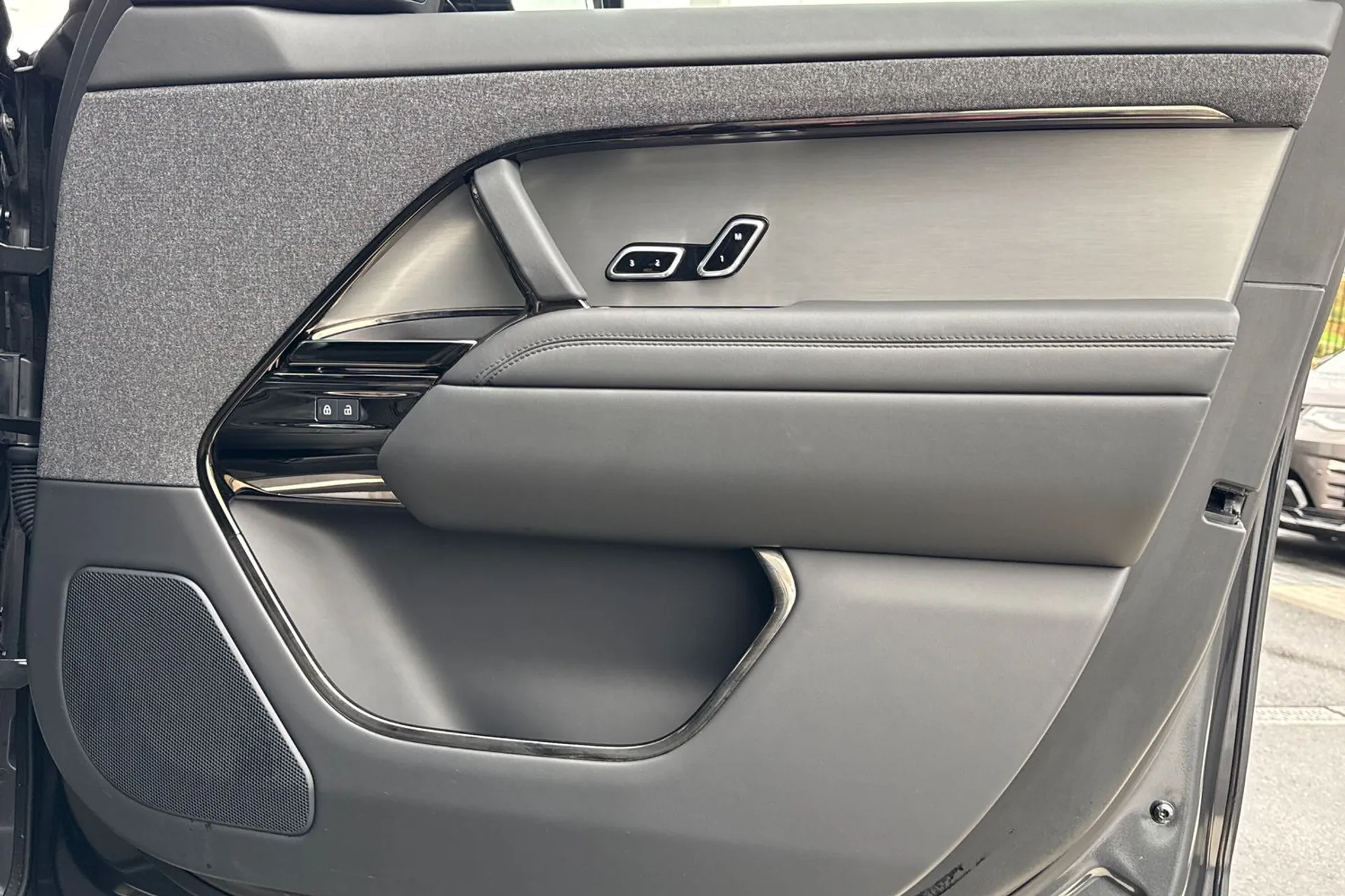 LAND ROVER RANGE ROVER SPORT thumbnail image number 21