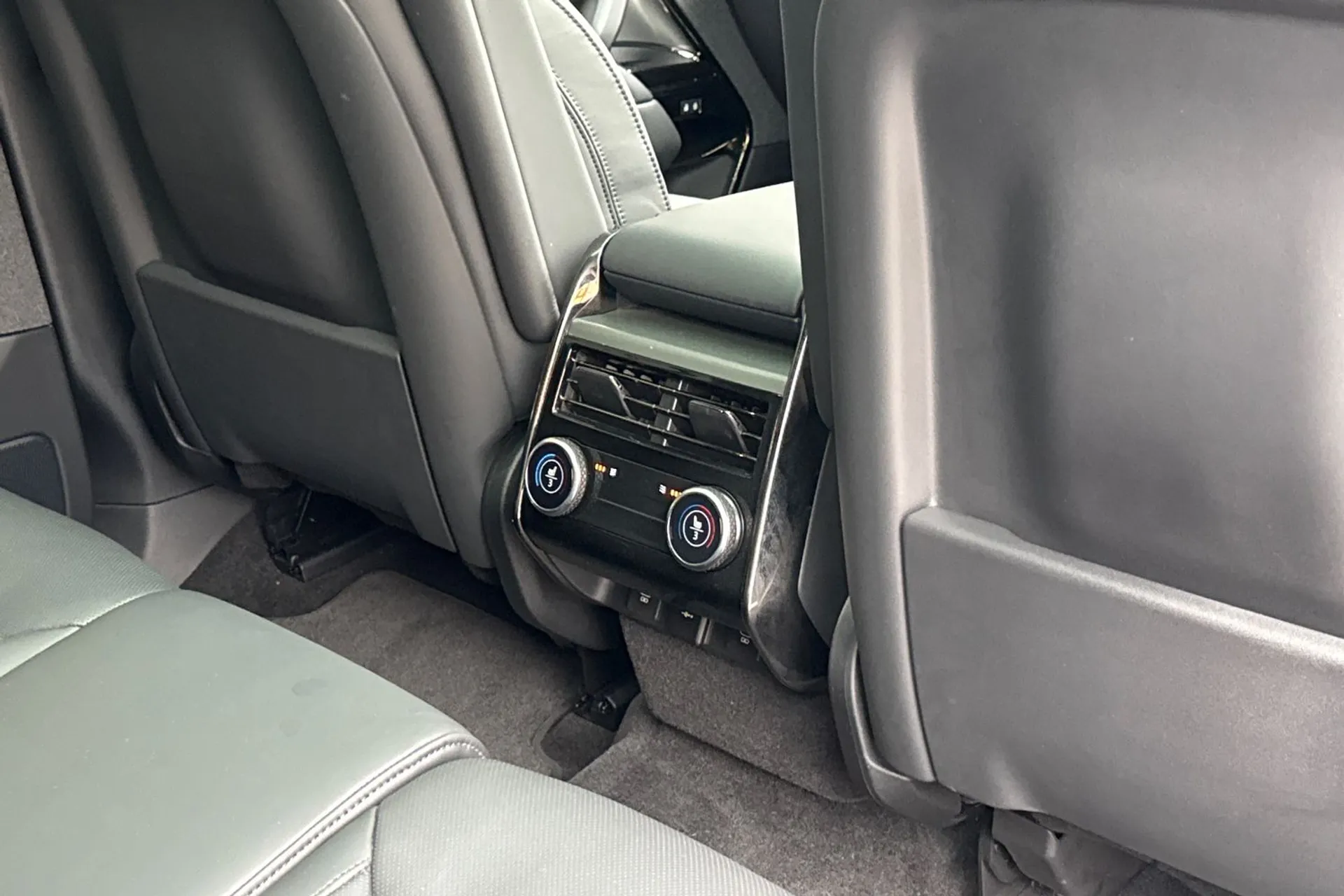 LAND ROVER RANGE ROVER SPORT thumbnail image number 45