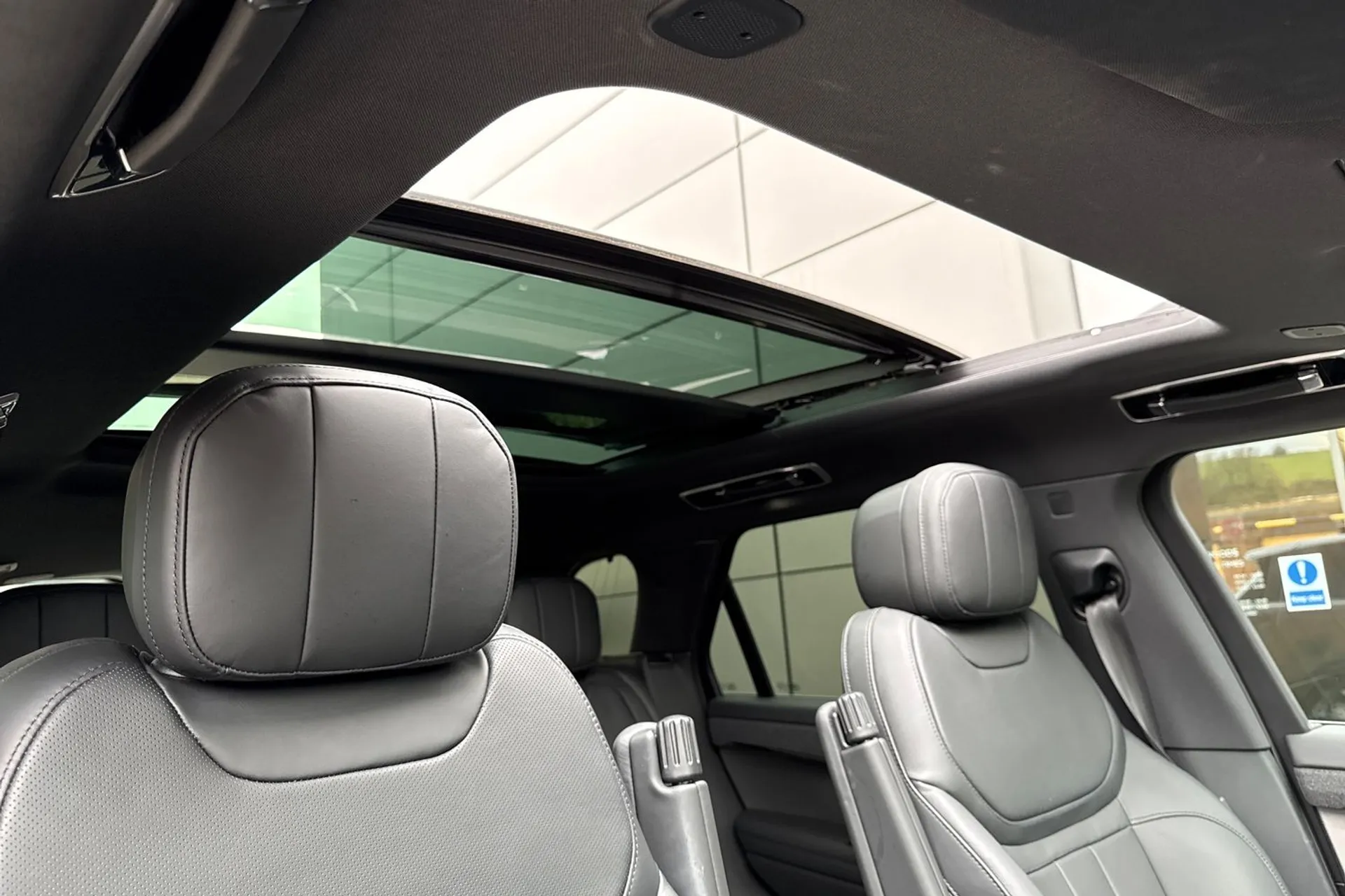 LAND ROVER RANGE ROVER SPORT thumbnail image number 11