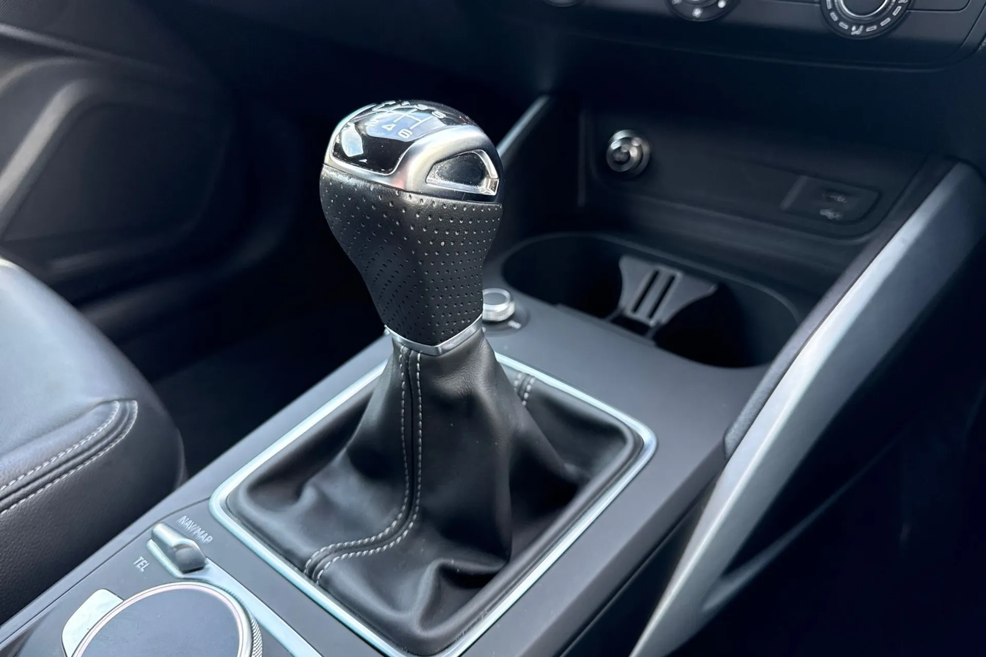 Audi Q2 thumbnail image number 32