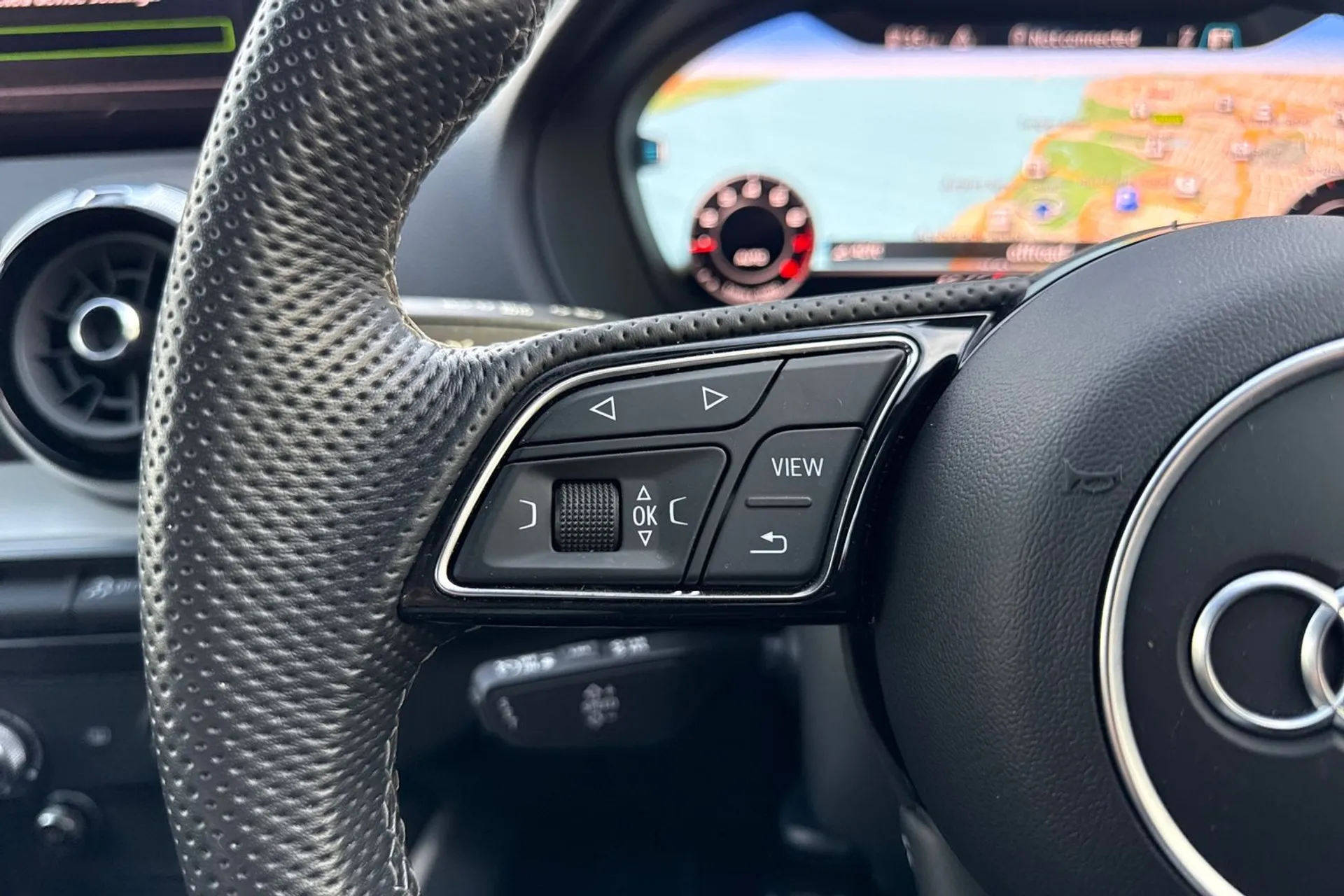 Audi Q2 thumbnail image number 42