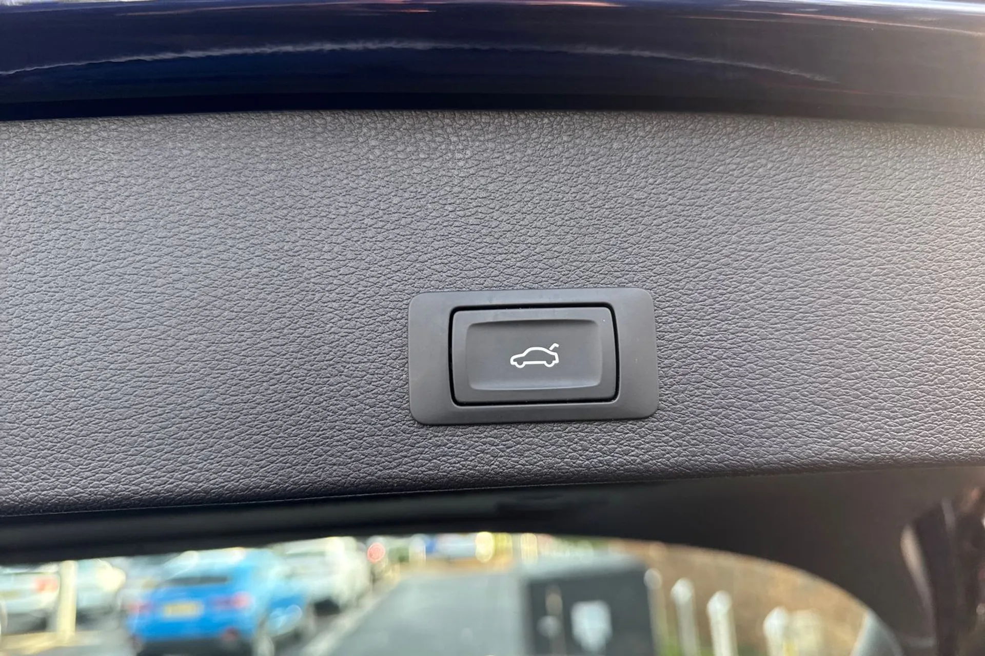 Audi Q2 thumbnail image number 19