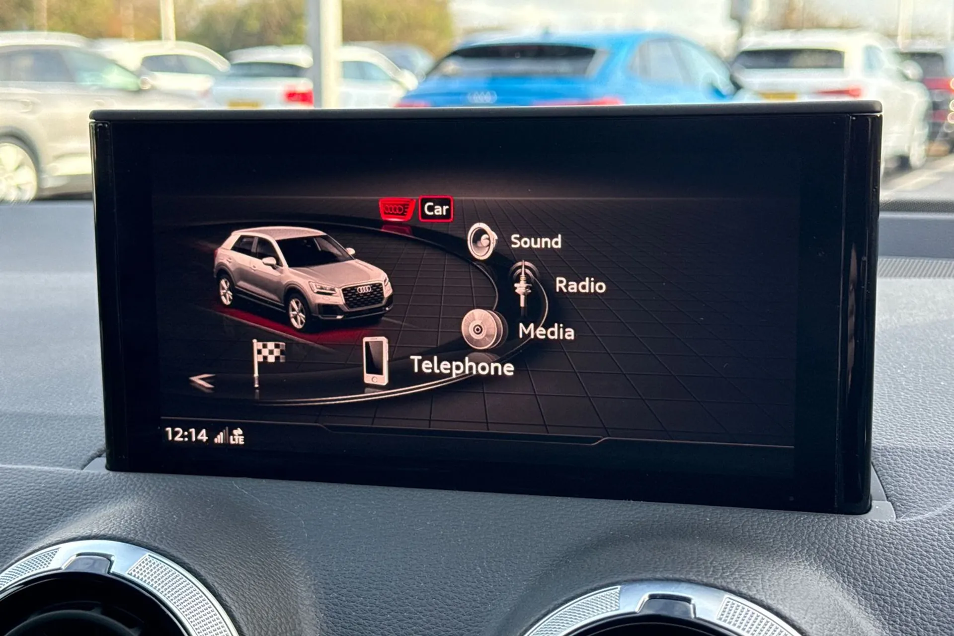 Audi Q2 thumbnail image number 23