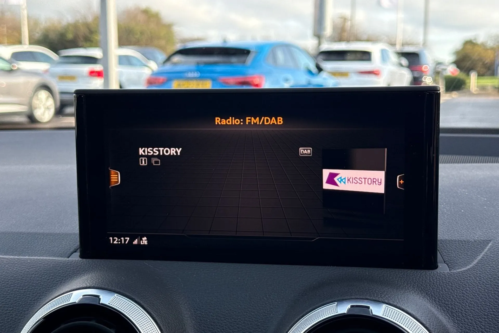 Audi Q2 thumbnail image number 28